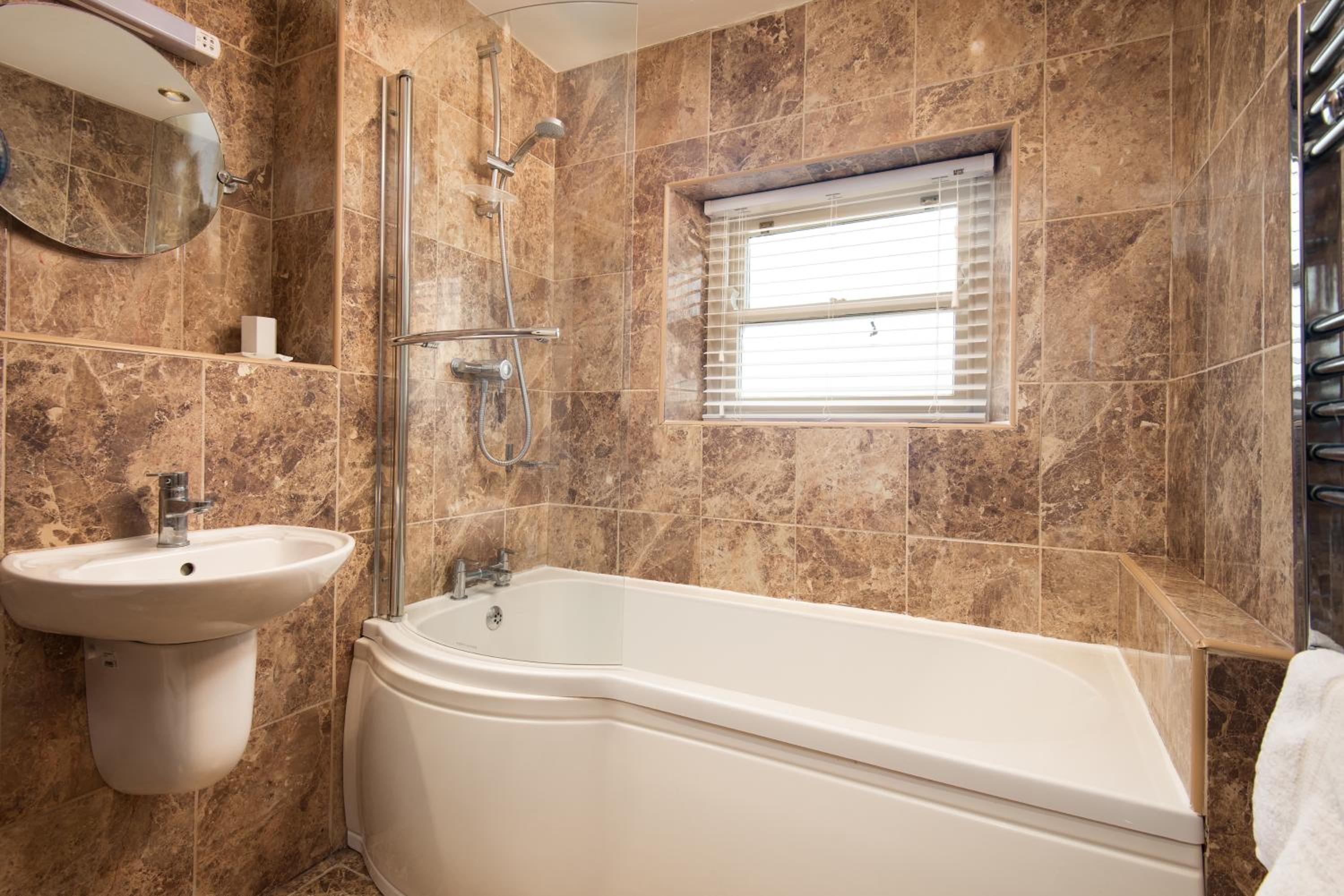 WOOL COTTAGE - Cosy Cottage Retreat with Log Fire & Tranquillity in Shilbottle