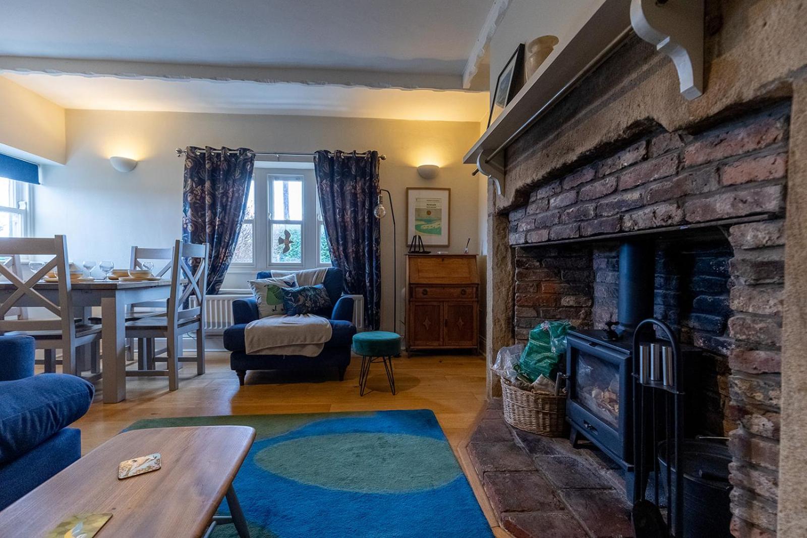 WOOL COTTAGE - Cosy Cottage Retreat with Log Fire & Tranquillity in Shilbottle