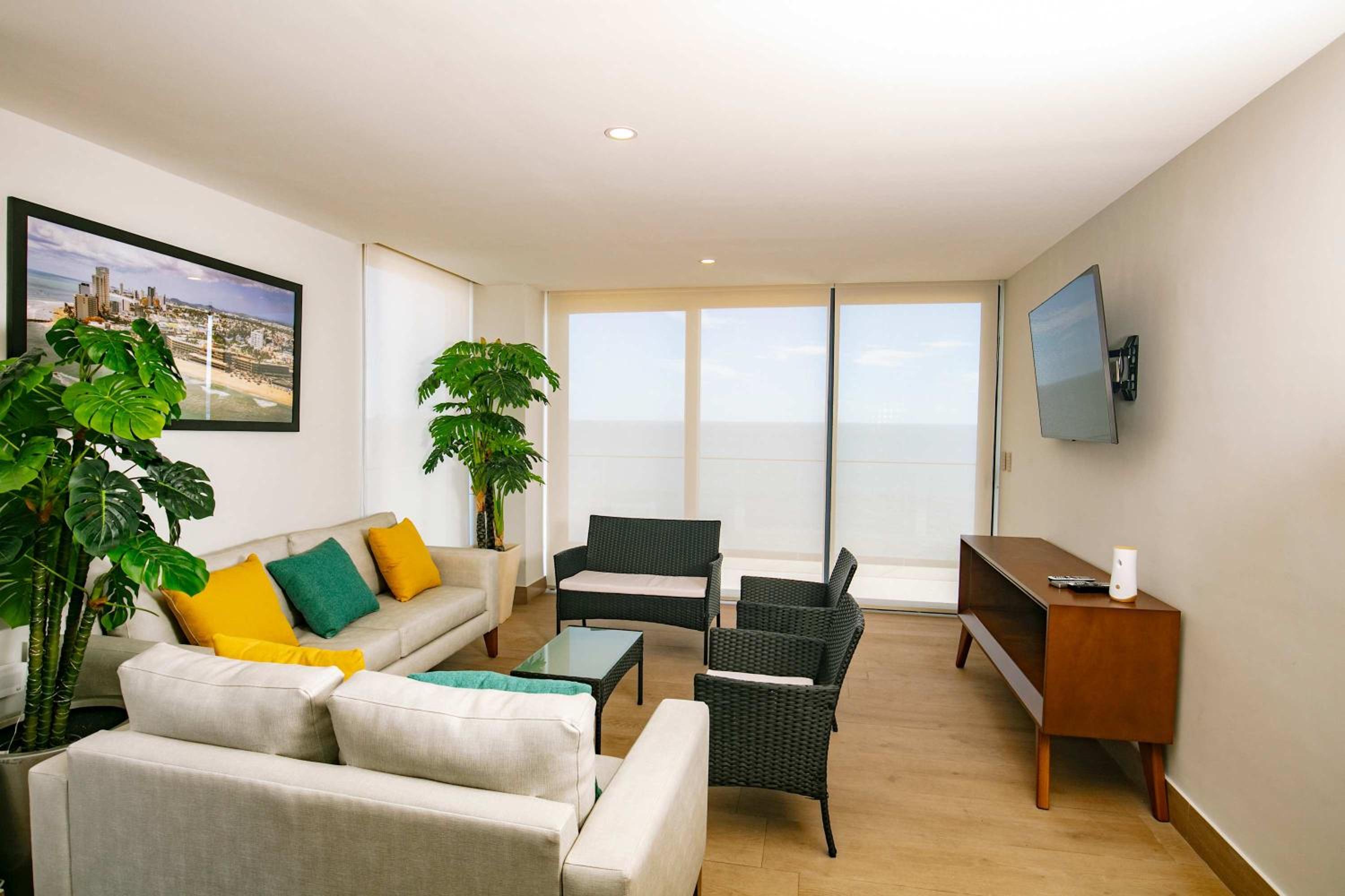 Apartment on the Malecon 2 BR Ocean View