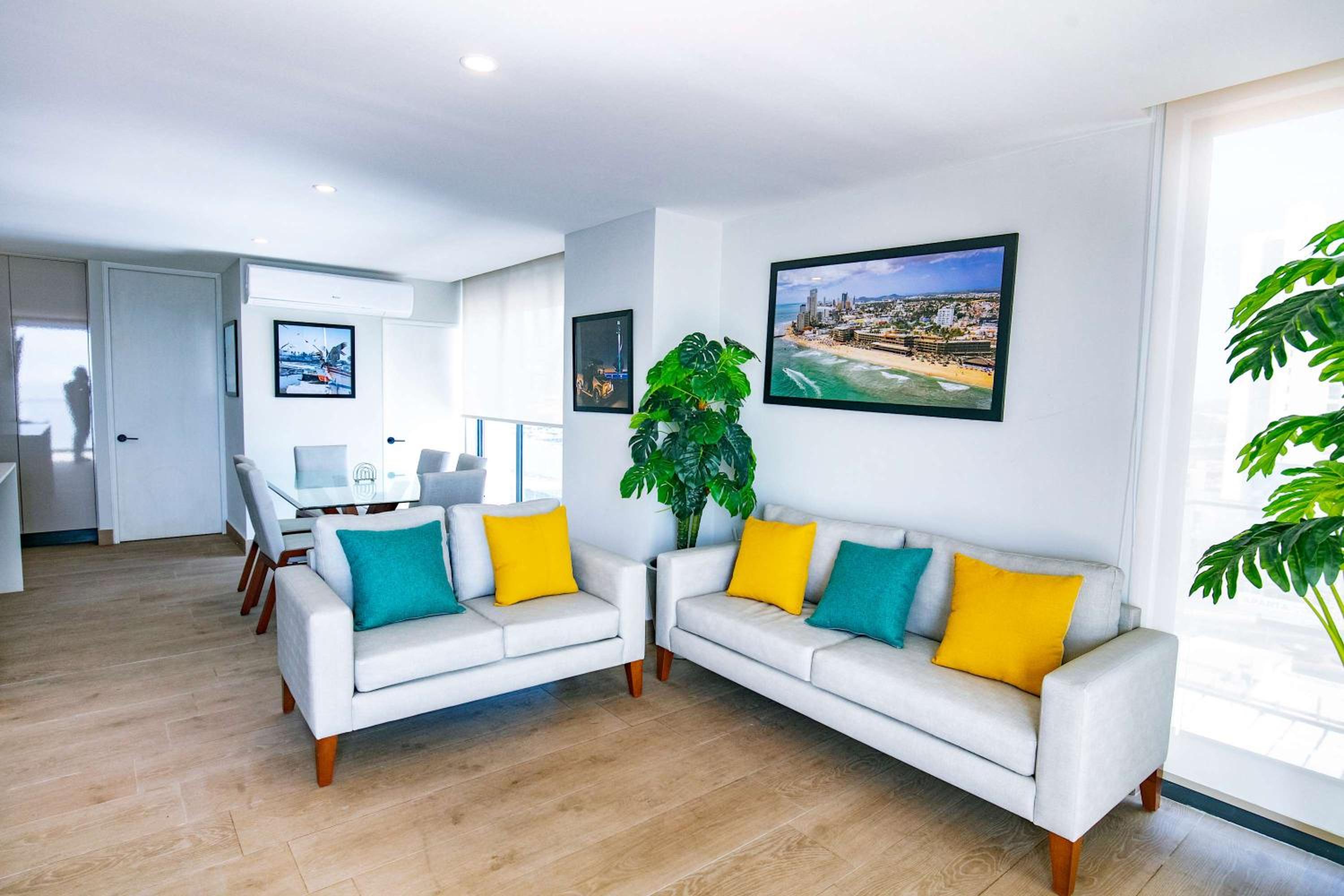 Apartment on the Malecon 2 BR Ocean View