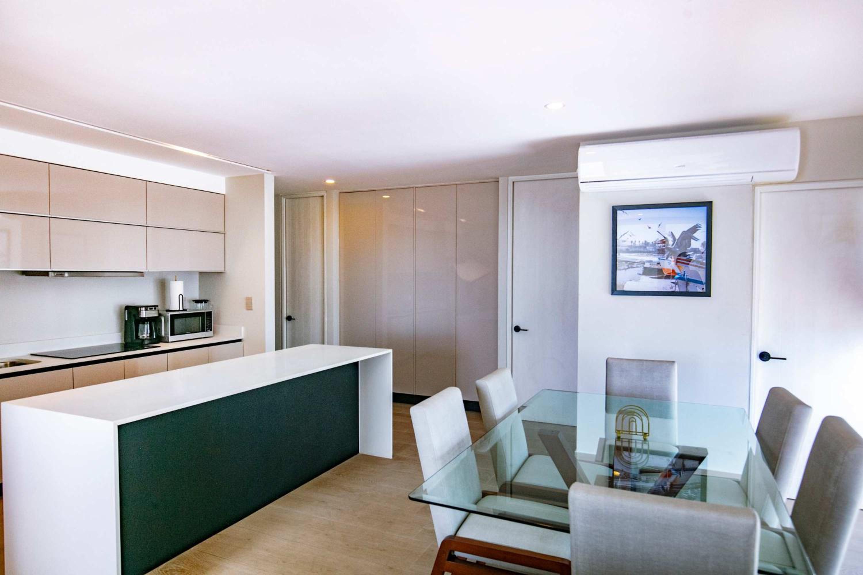 Apartment on the Malecon 2 BR Ocean View