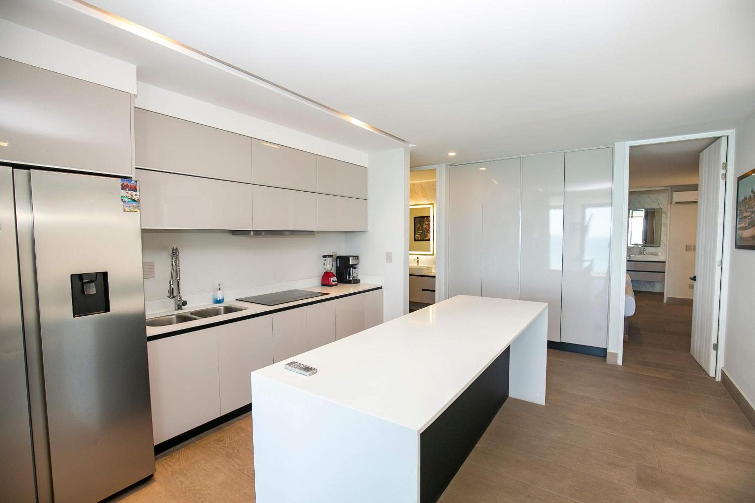 Apartment on the Malecon 2 BR Ocean View