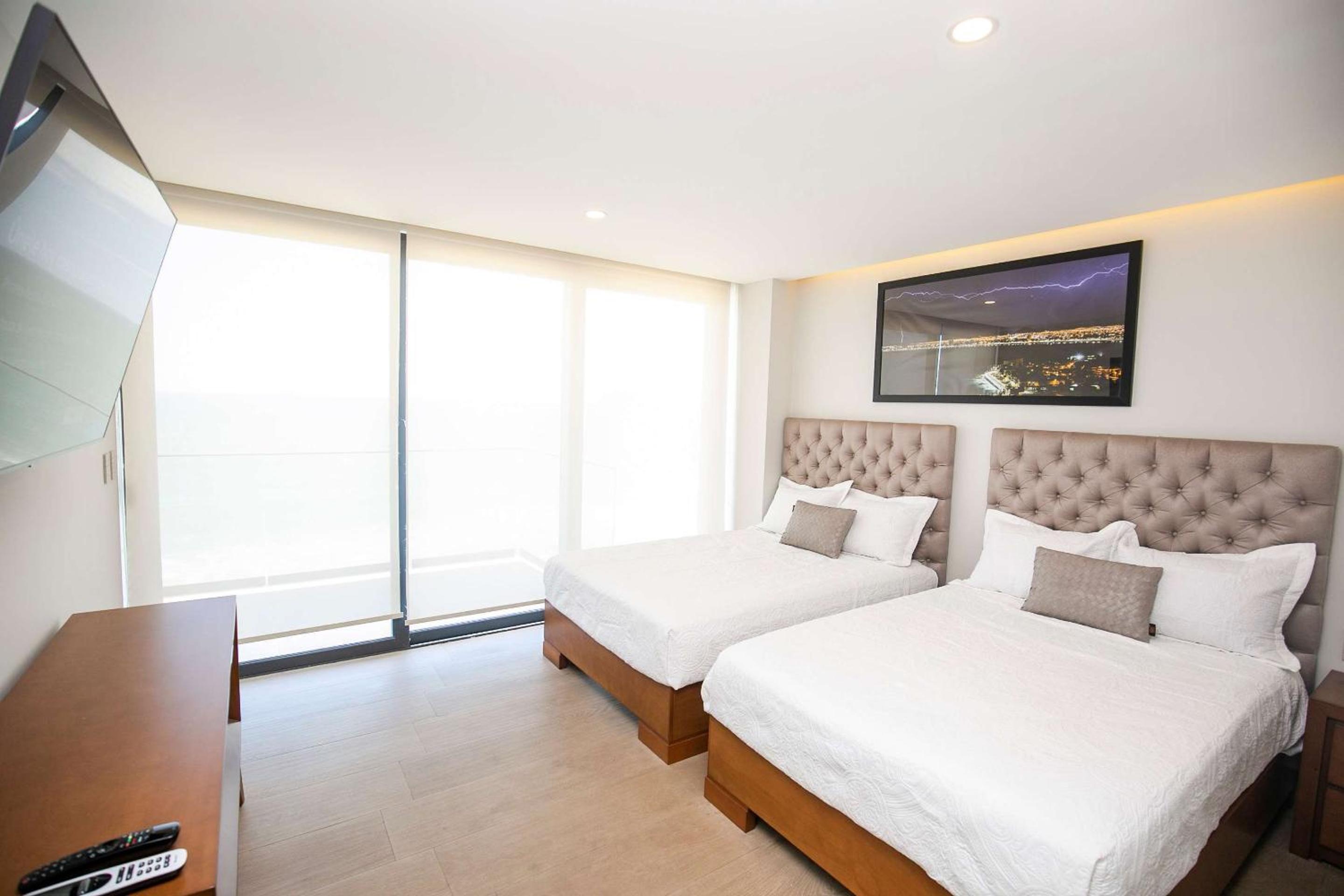 Apartment on the Malecon 2 BR Ocean View