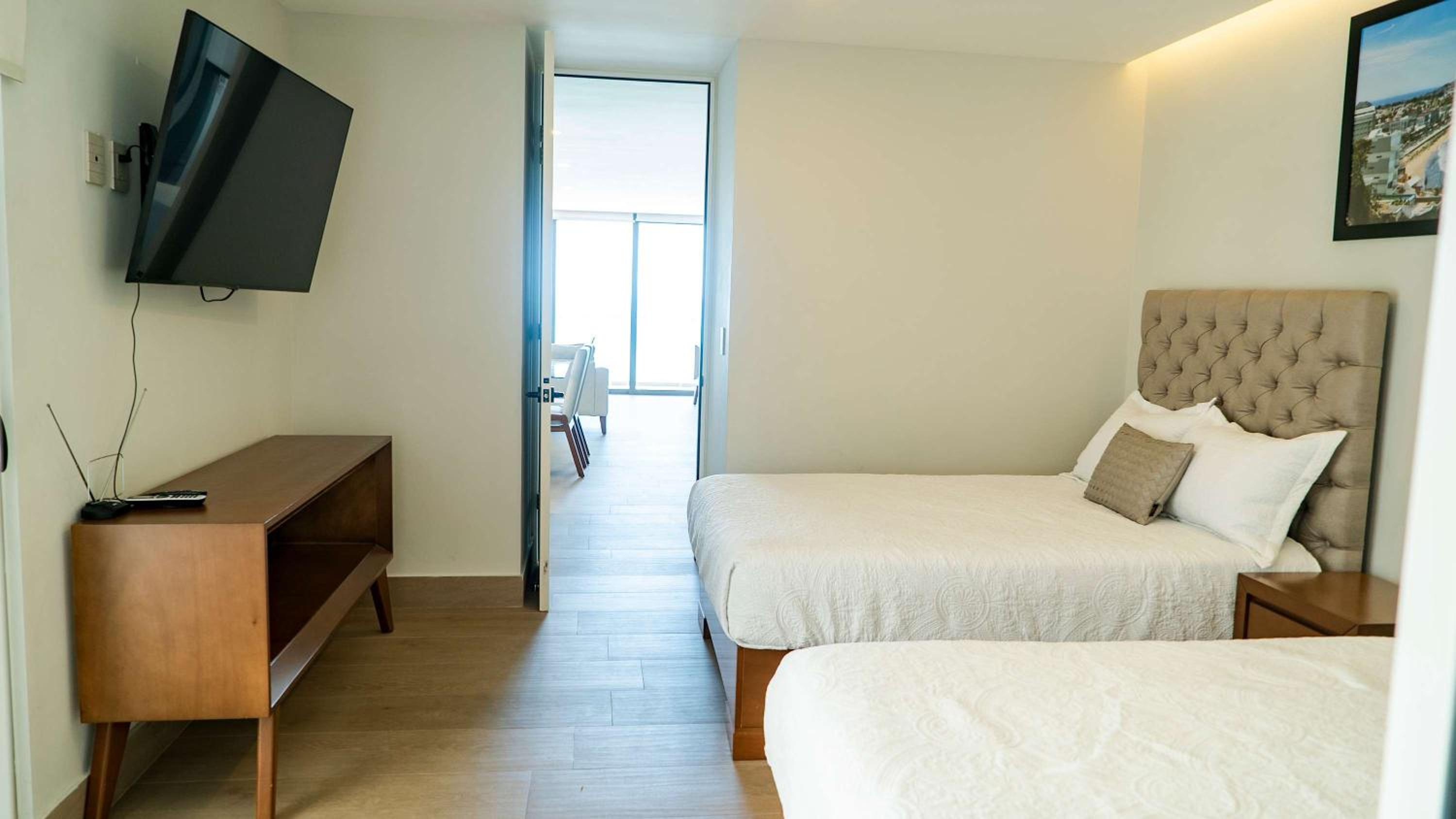 Apartment on the Malecon 2 BR Ocean View