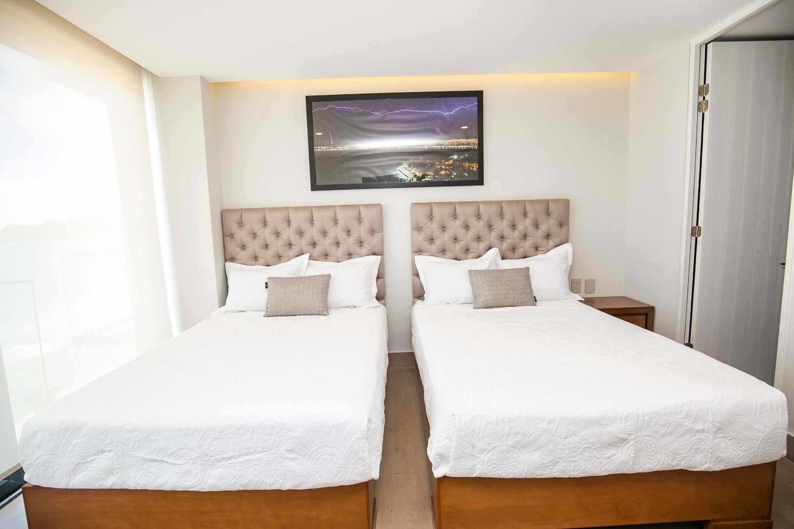Apartment on the Malecon 2 BR Ocean View