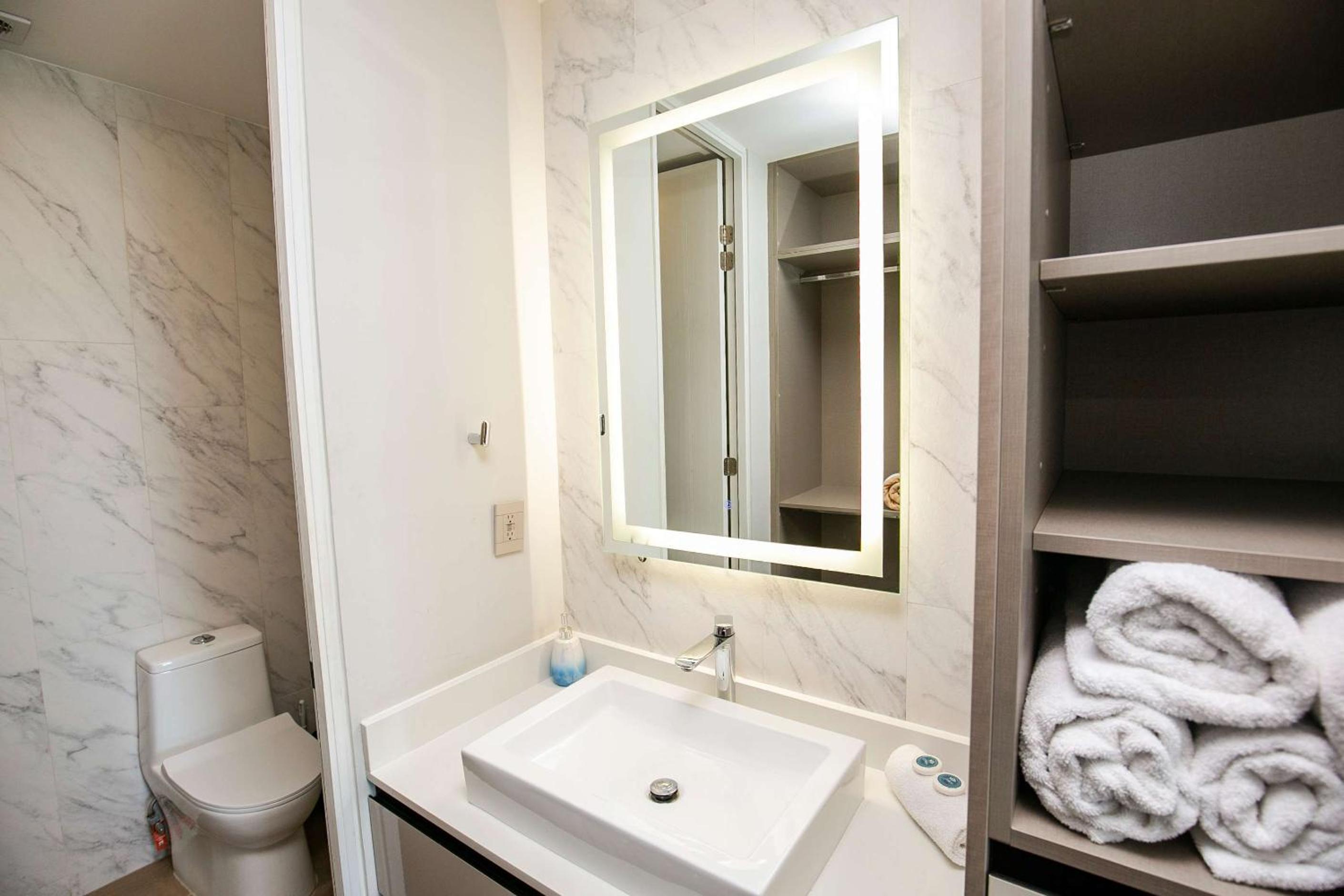 Apartment on the Malecon 2 BR Ocean View
