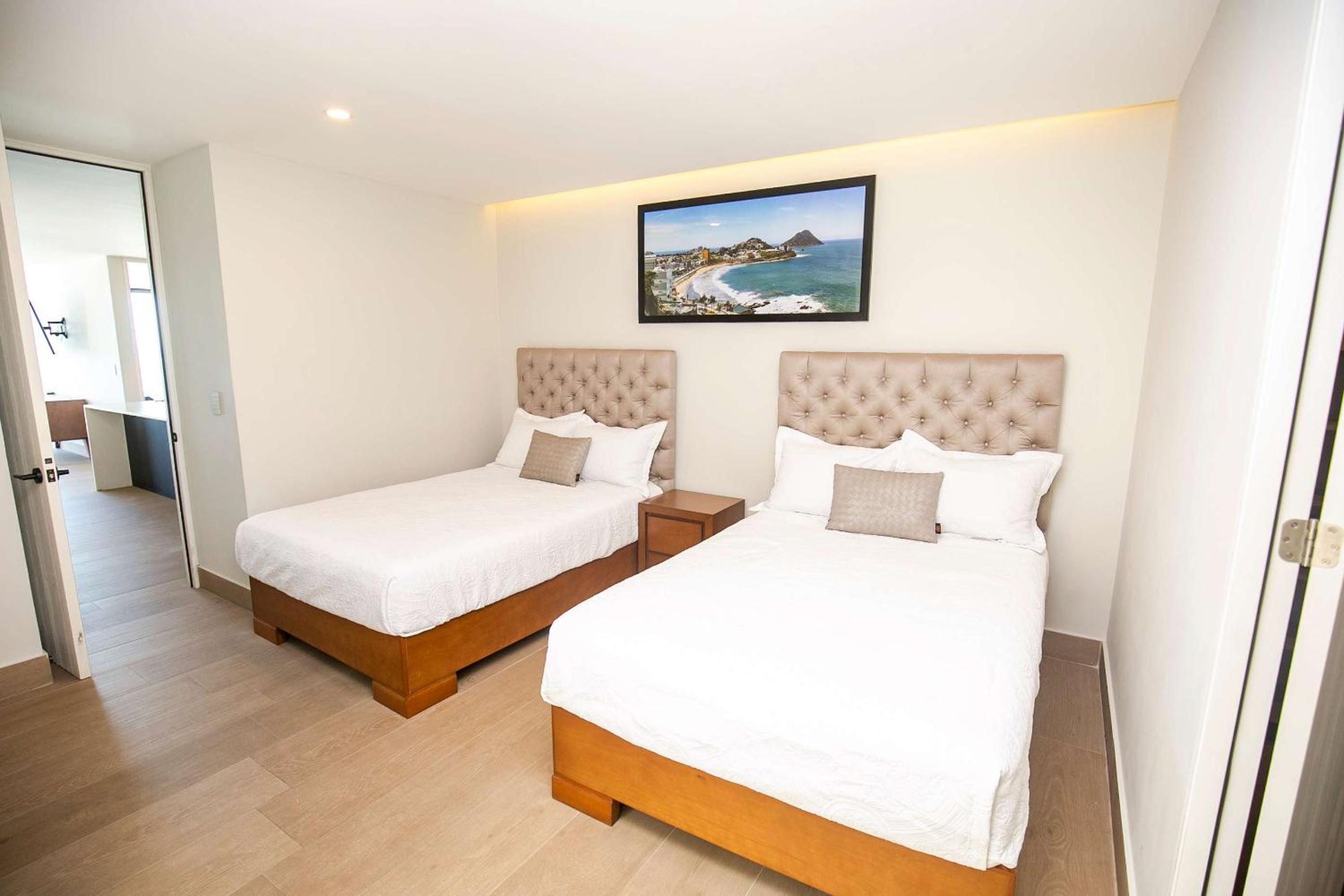 Apartment on the Malecon 2 BR Ocean View