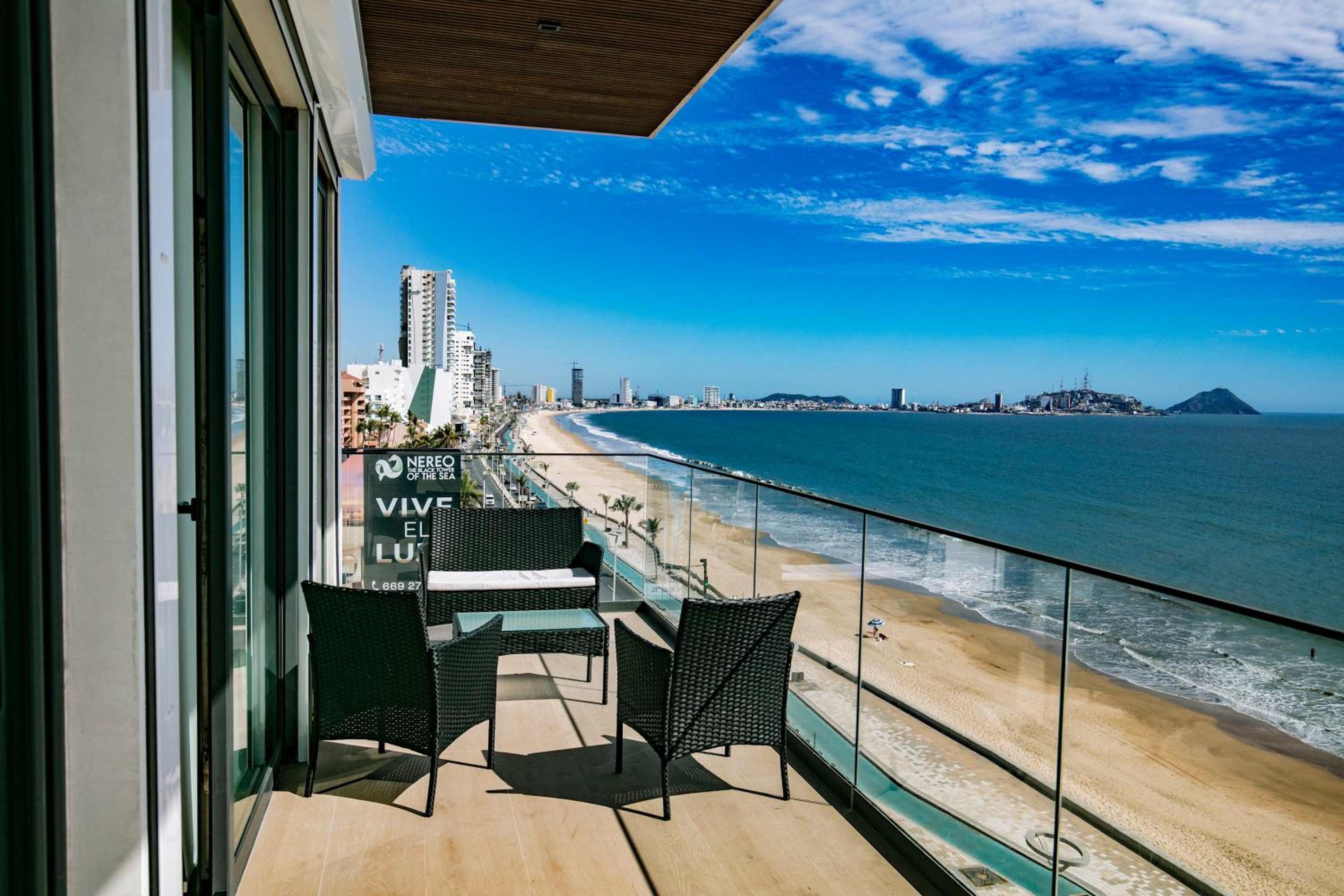 Apartment on the Malecon 2 BR Ocean View