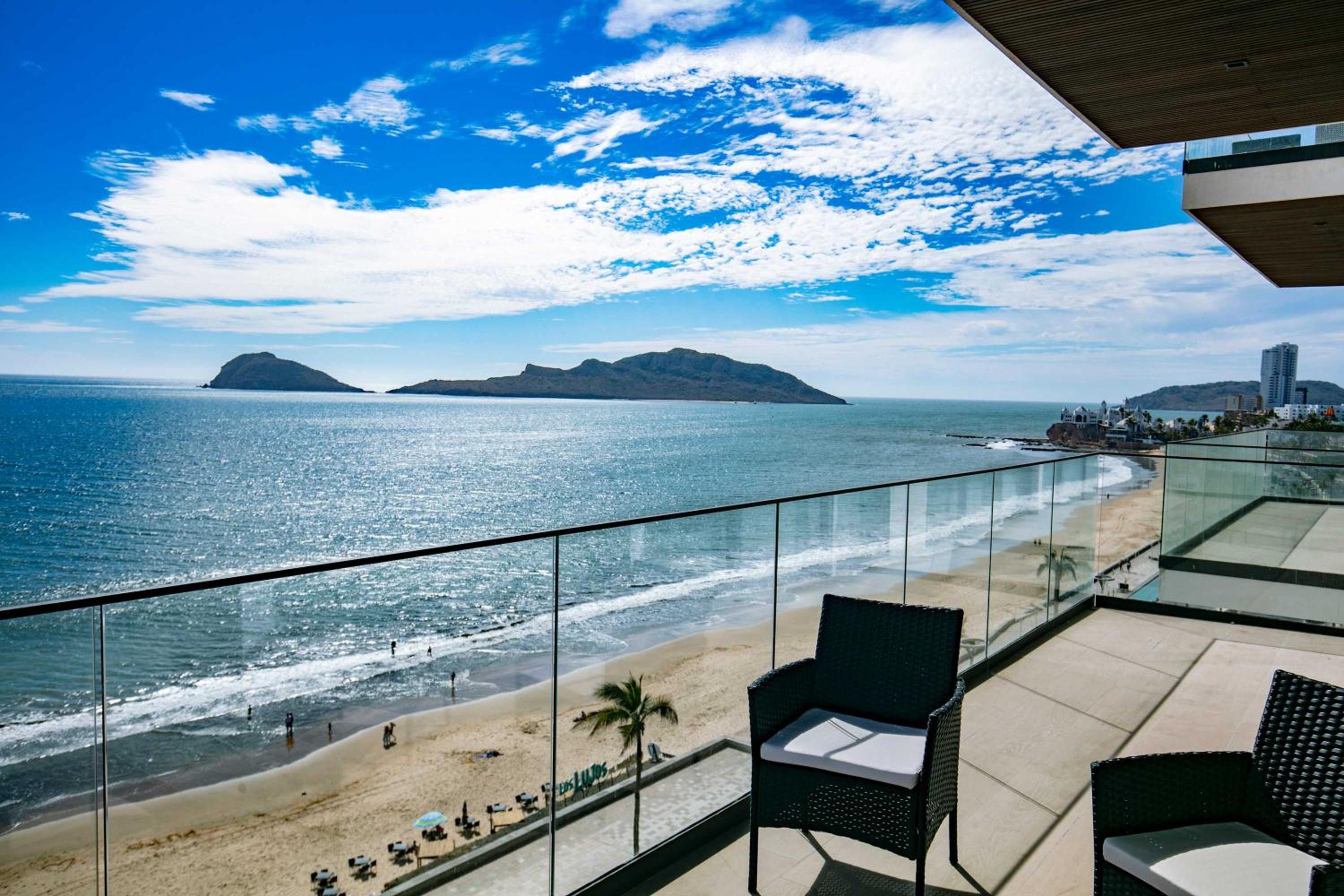 Apartment on the Malecon 2 BR Ocean View