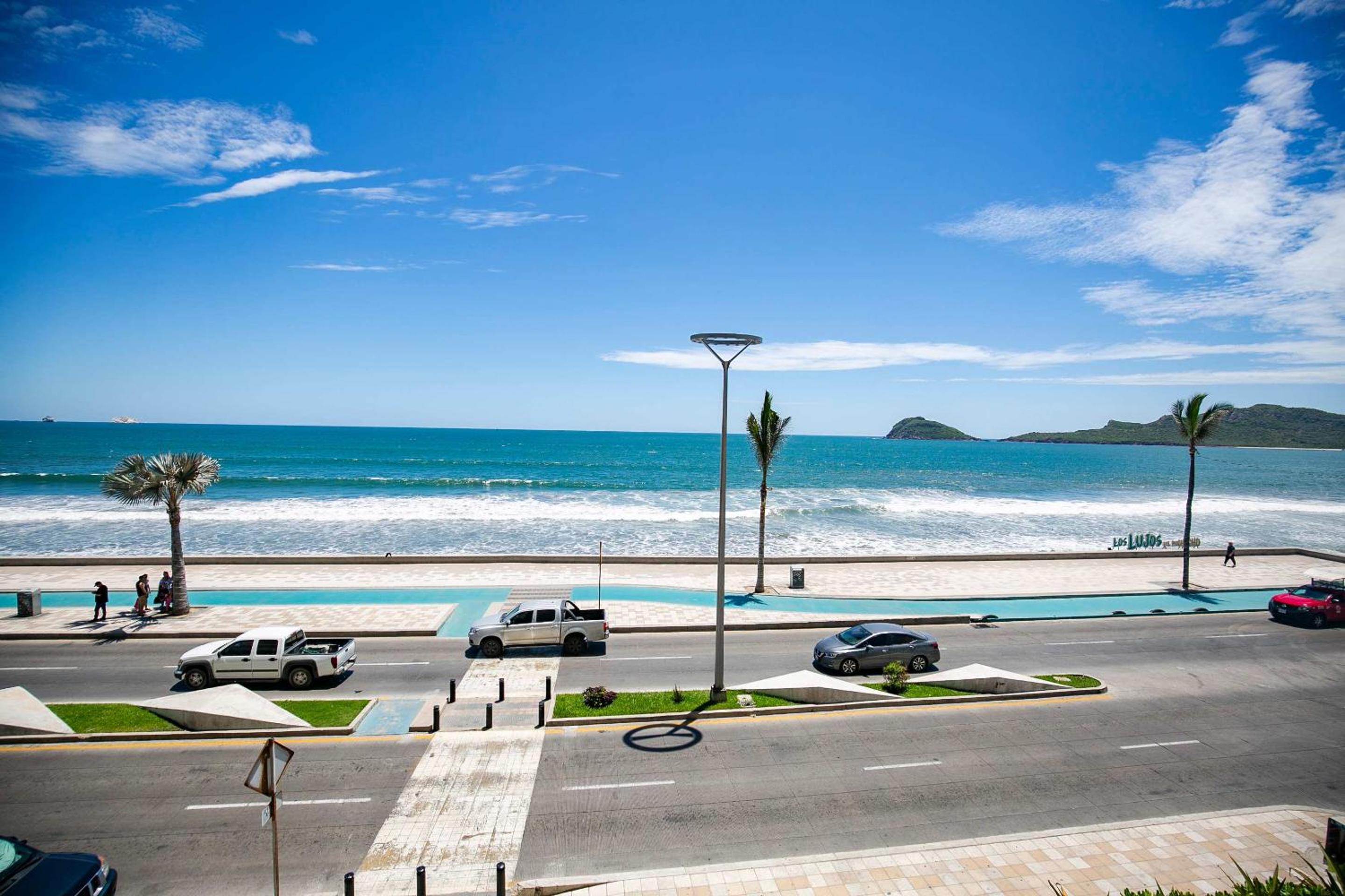 Apartment on the Malecon 2 BR Ocean View