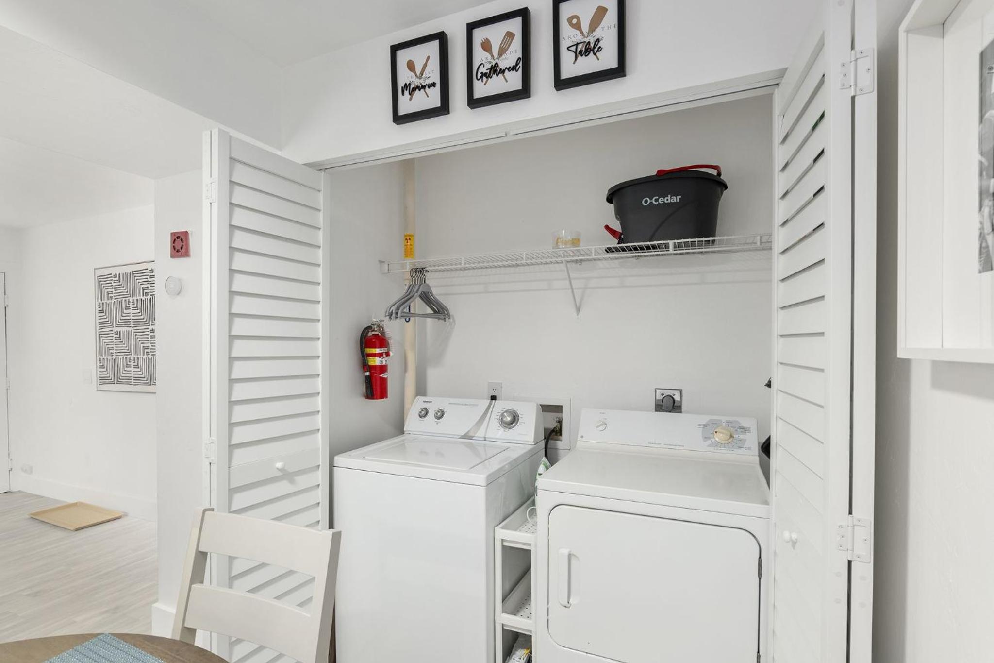 Cozy UF Condo - Near Shands UF VA on Archer Road !