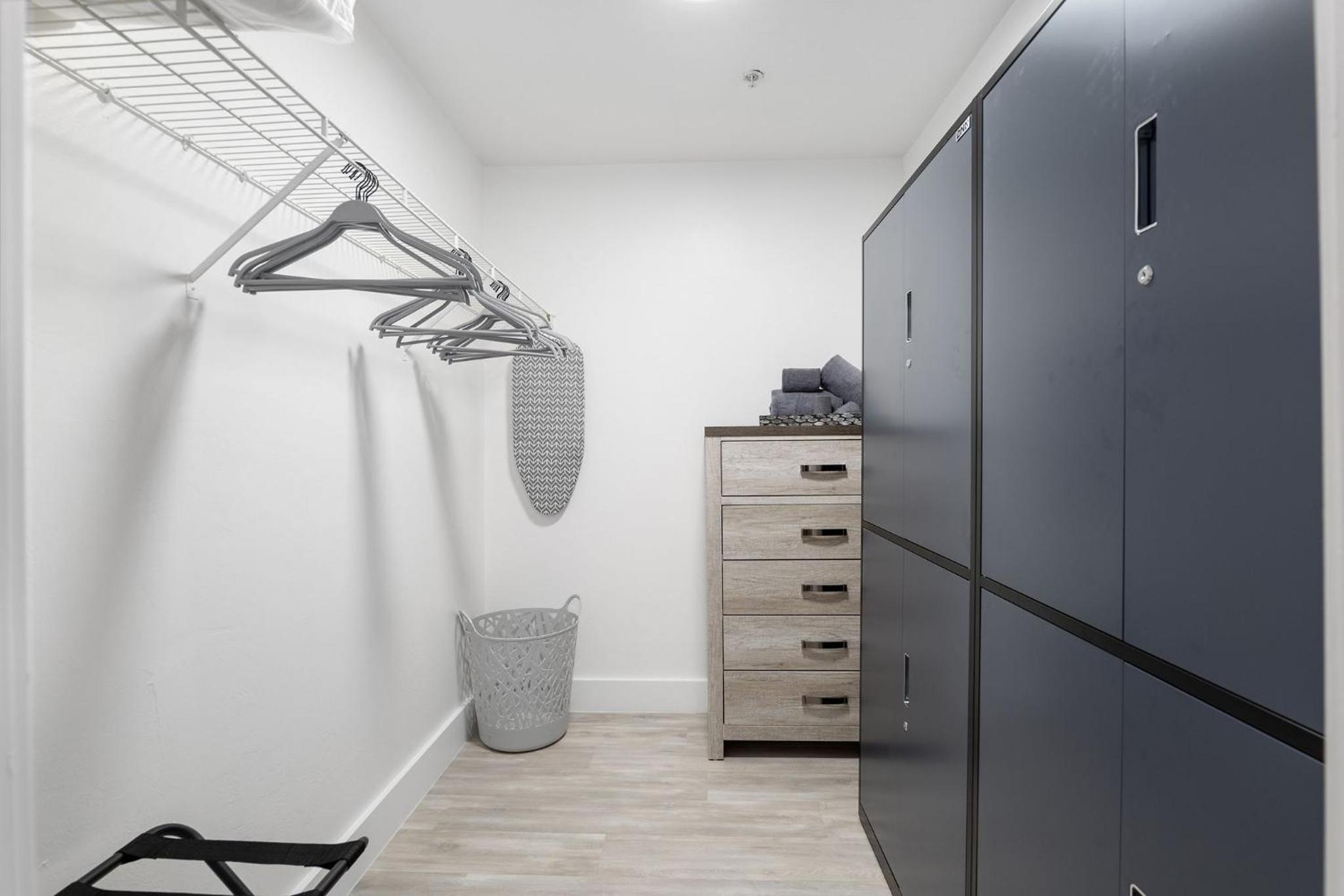 Cozy UF Condo - Near Shands UF VA on Archer Road !