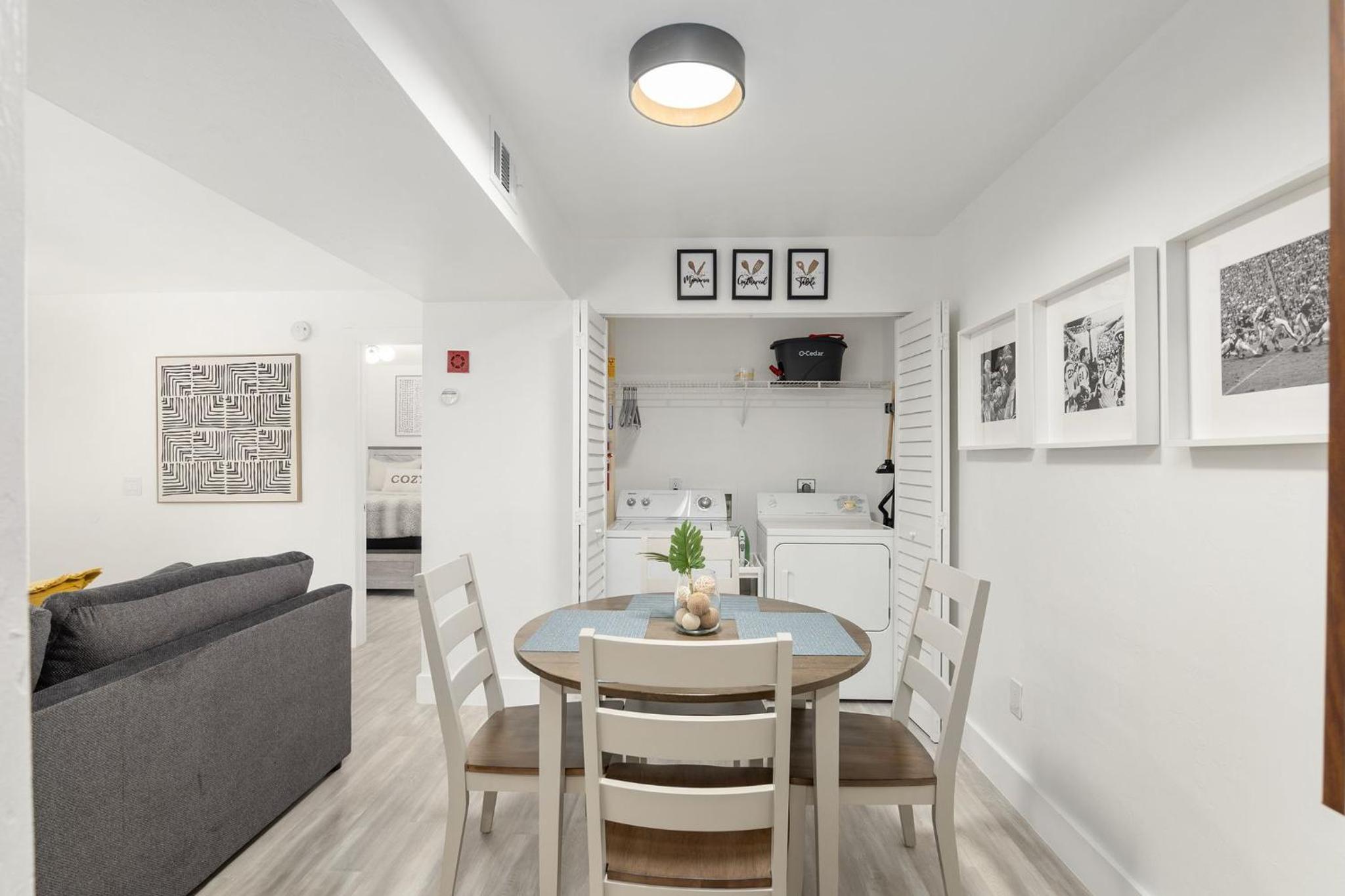 Cozy UF Condo - Near Shands UF VA on Archer Road !