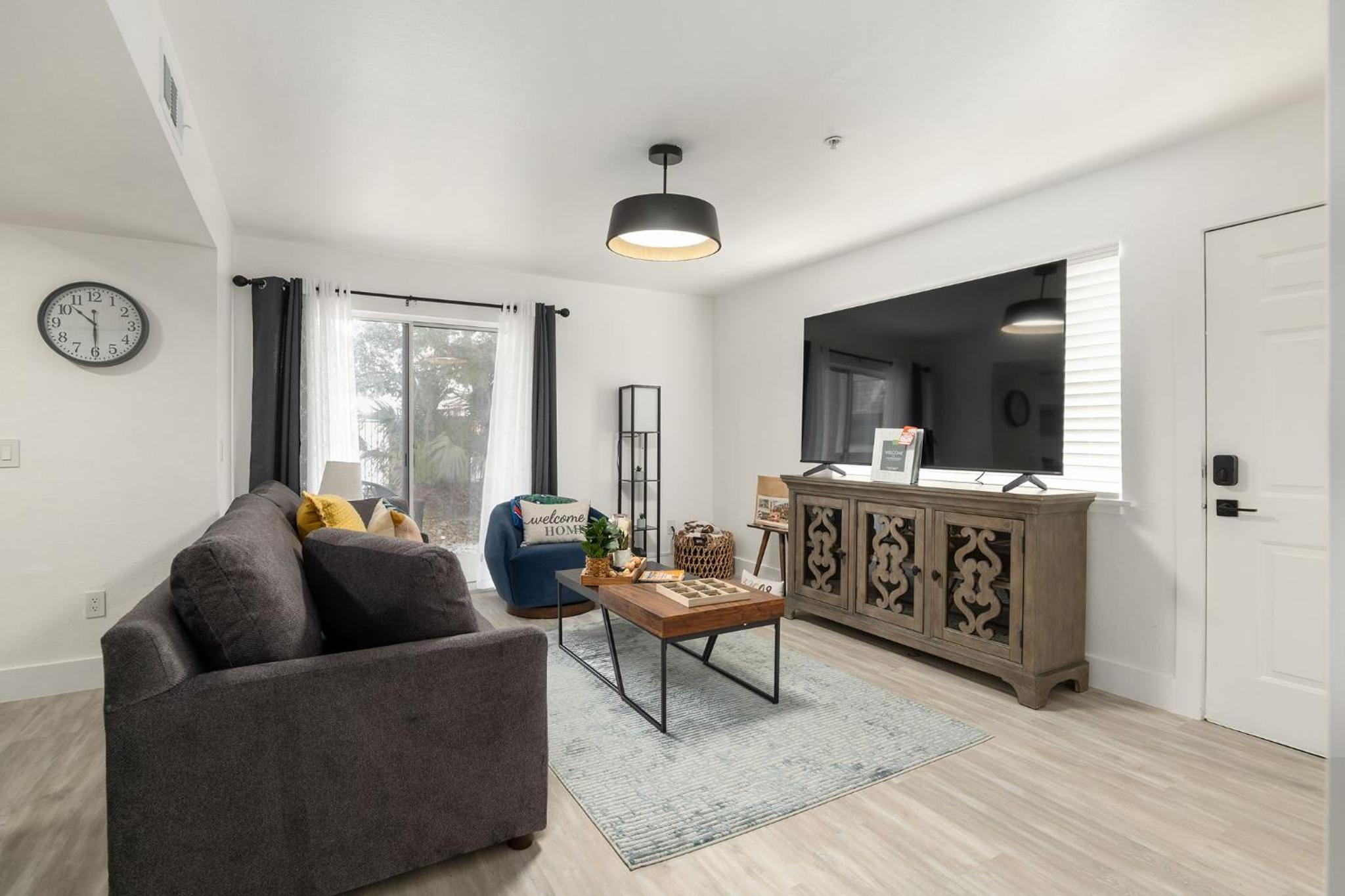 Cozy UF Condo - Near Shands UF VA on Archer Road !