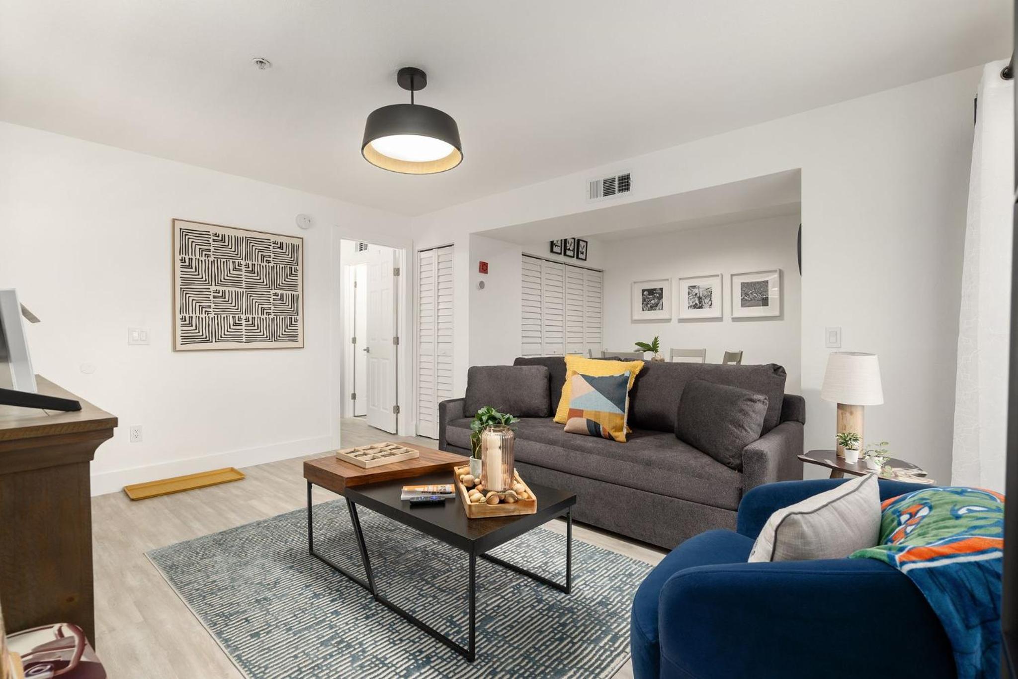 Cozy UF Condo - Near Shands UF VA on Archer Road !