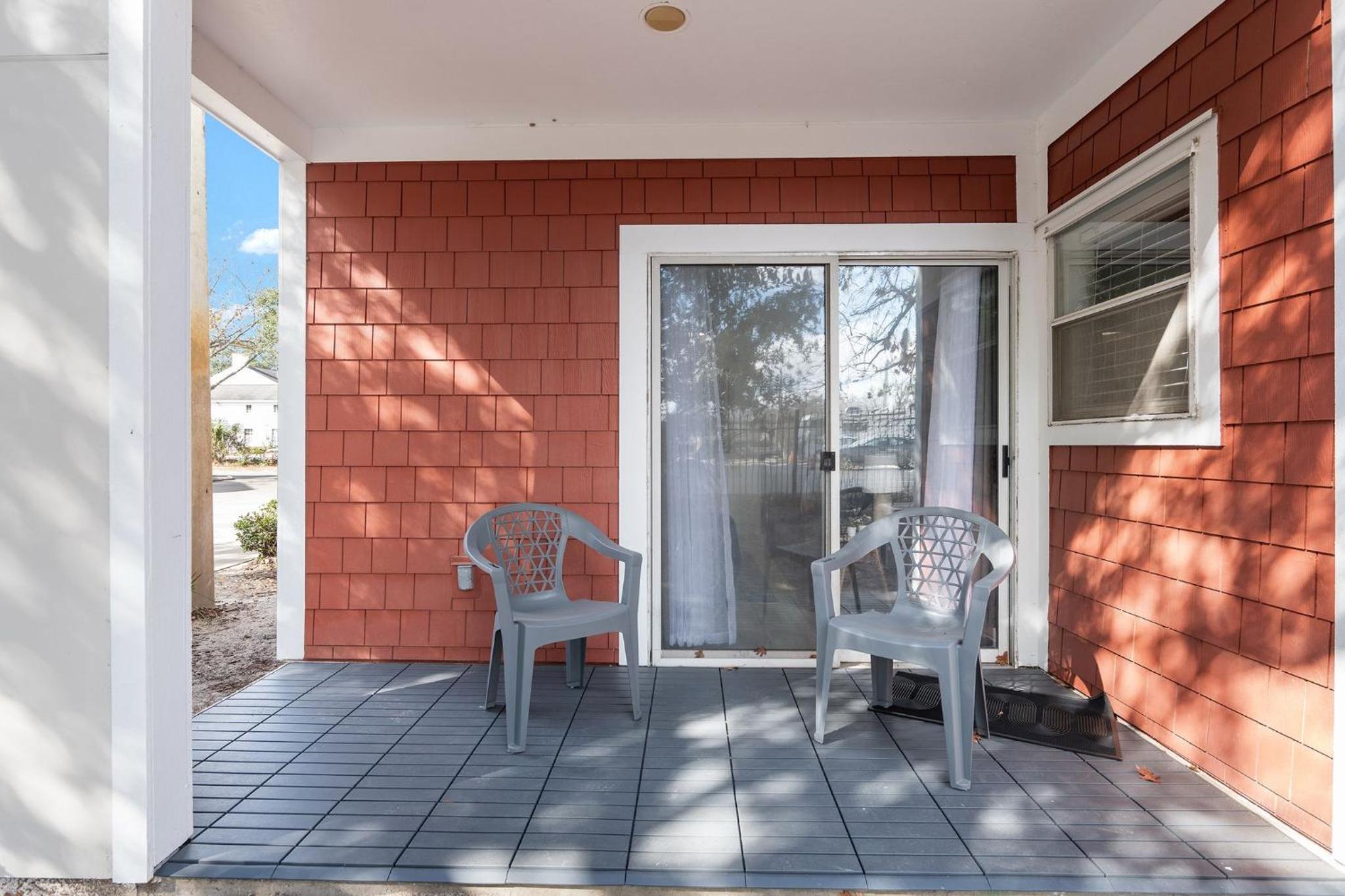 Cozy UF Condo - Near Shands UF VA on Archer Road !