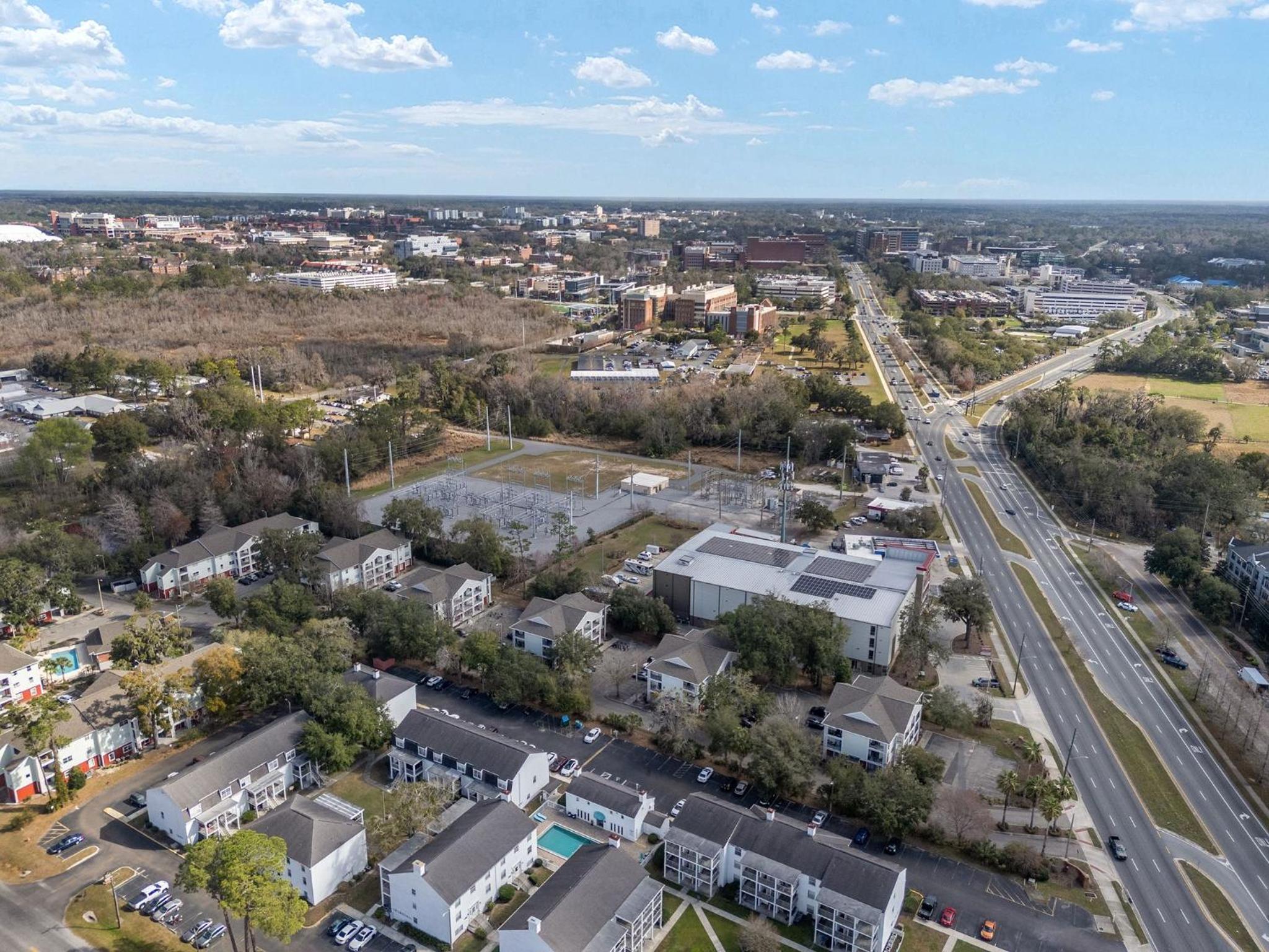 Cozy UF Condo - Near Shands UF VA on Archer Road !