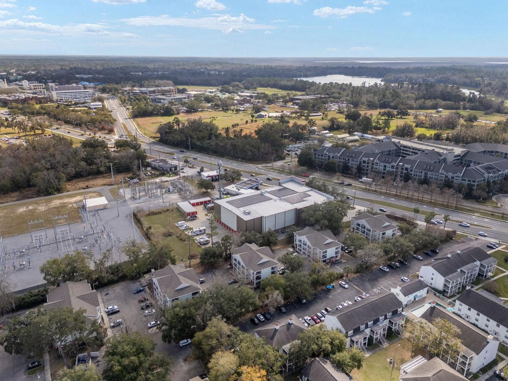 Cozy UF Condo - Near Shands UF VA on Archer Road !