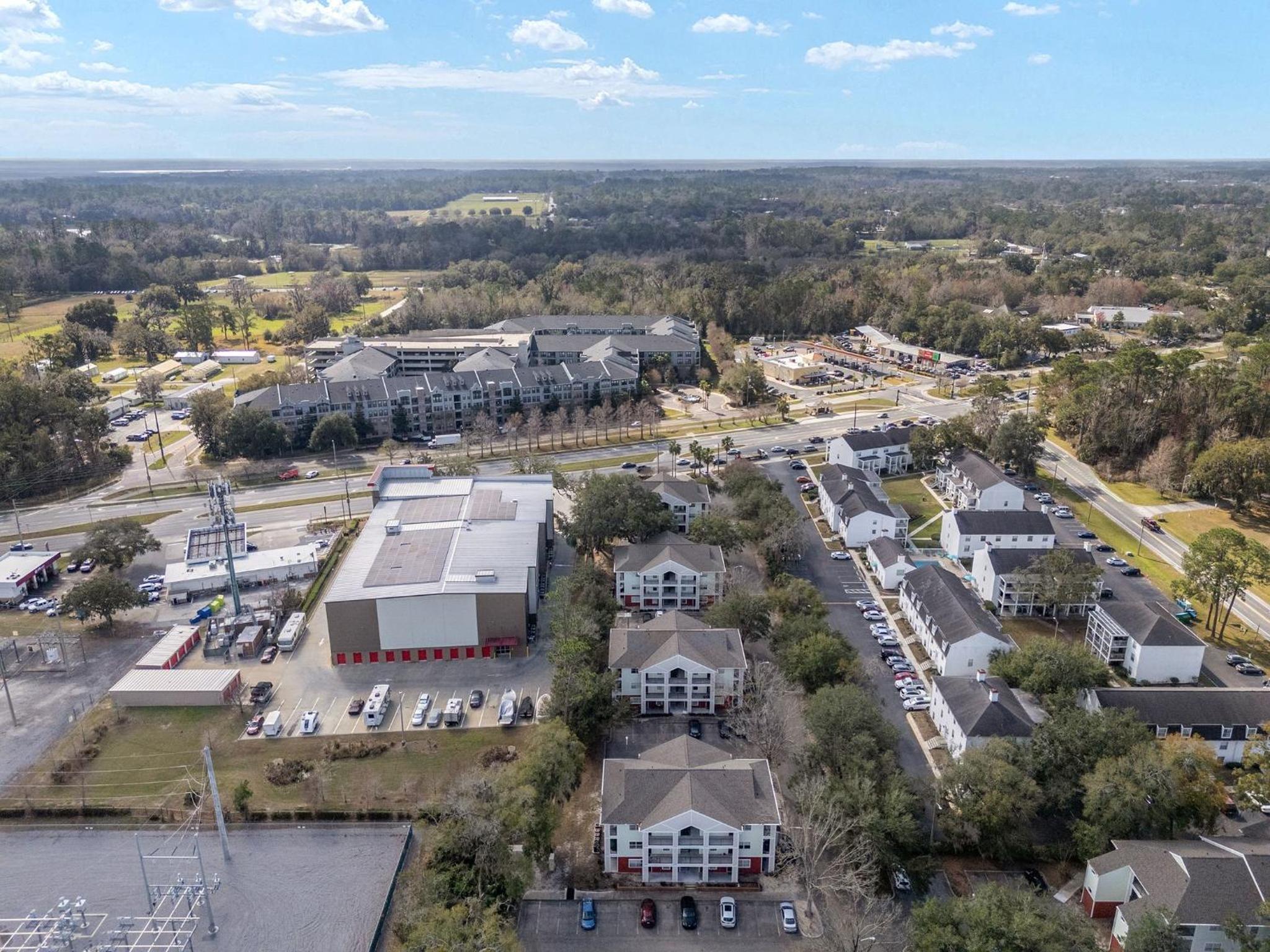 Cozy UF Condo - Near Shands UF VA on Archer Road !