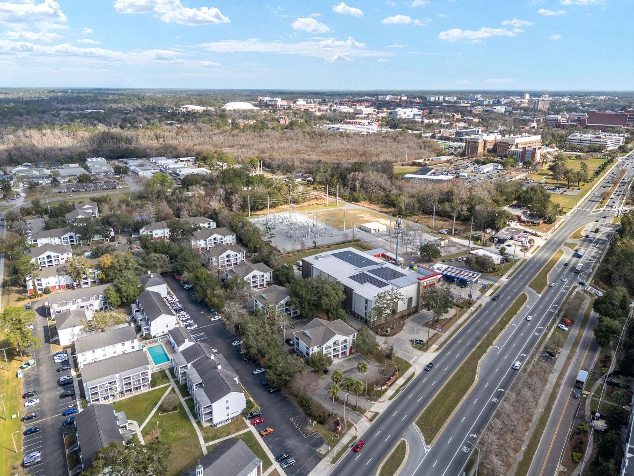 Cozy UF Condo - Near Shands UF VA on Archer Road !