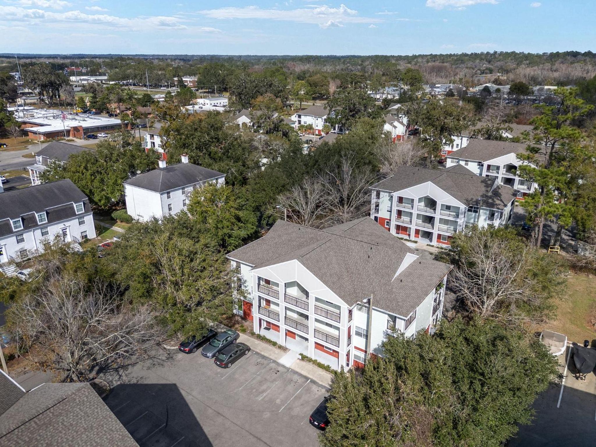 Cozy UF Condo - Near Shands UF VA on Archer Road !