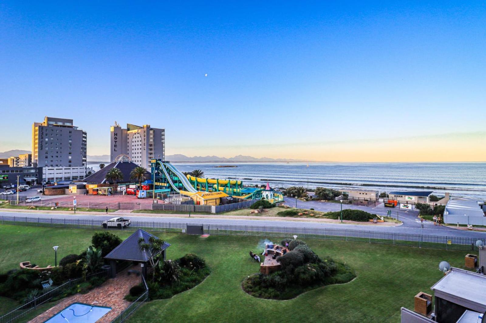 De Valle, Diaz Beach, Mosselbay
