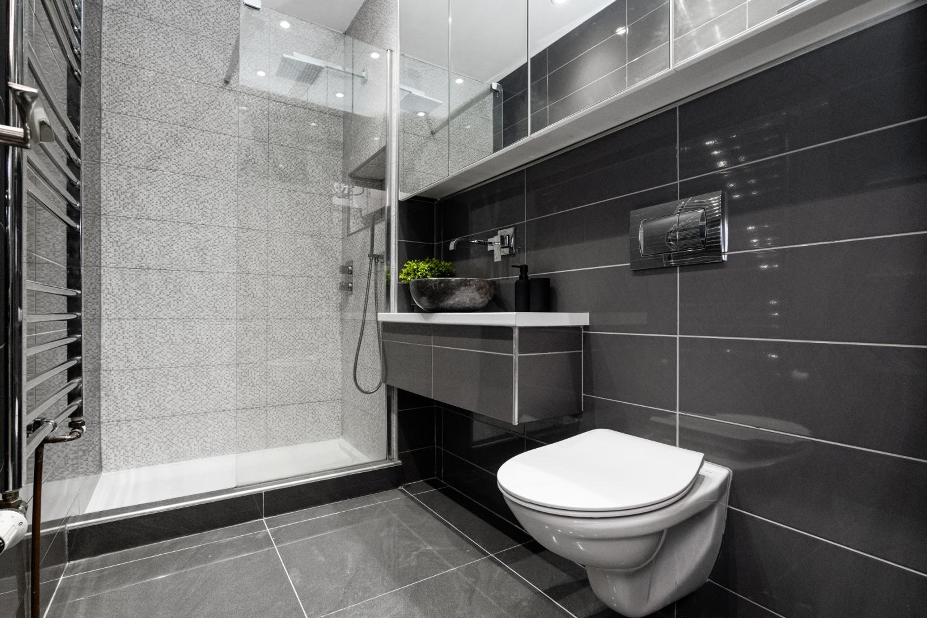 Luxury-1 Bed-Apartment-by Holiday Homes
