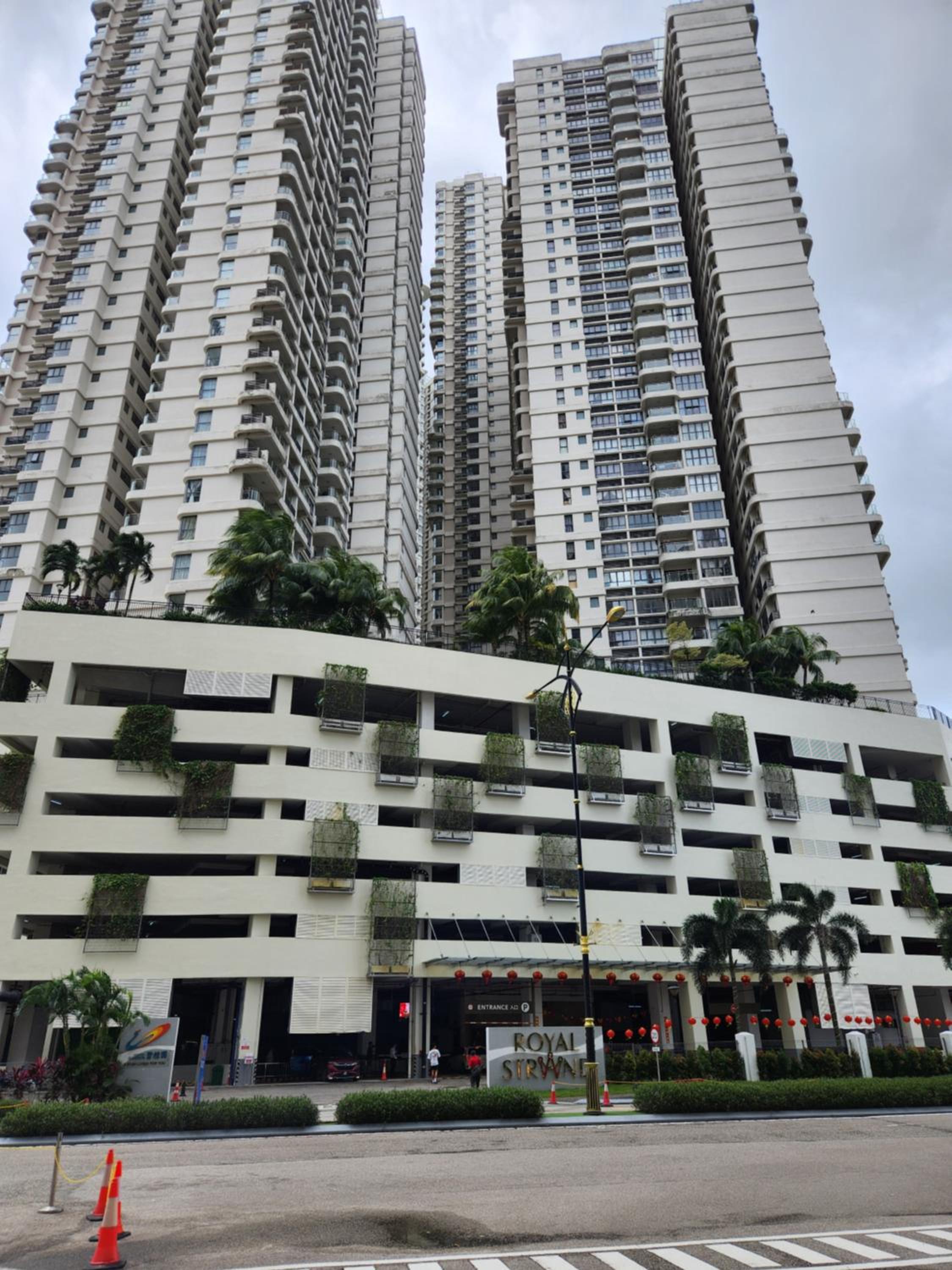 Country Garden Danga Bay By Widebed JB
