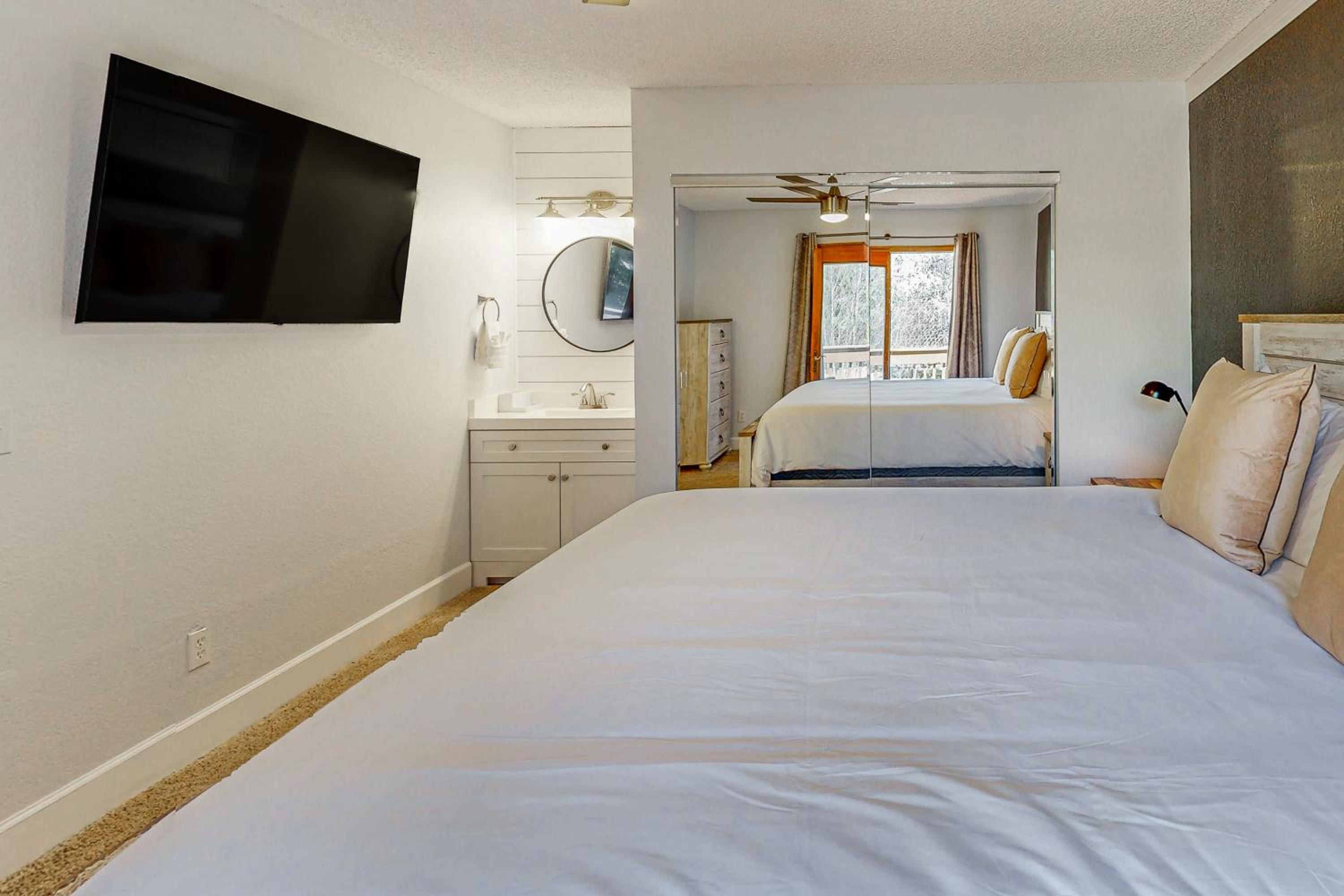 Near Hiking and Biking! Flagstaff Condo with Grill