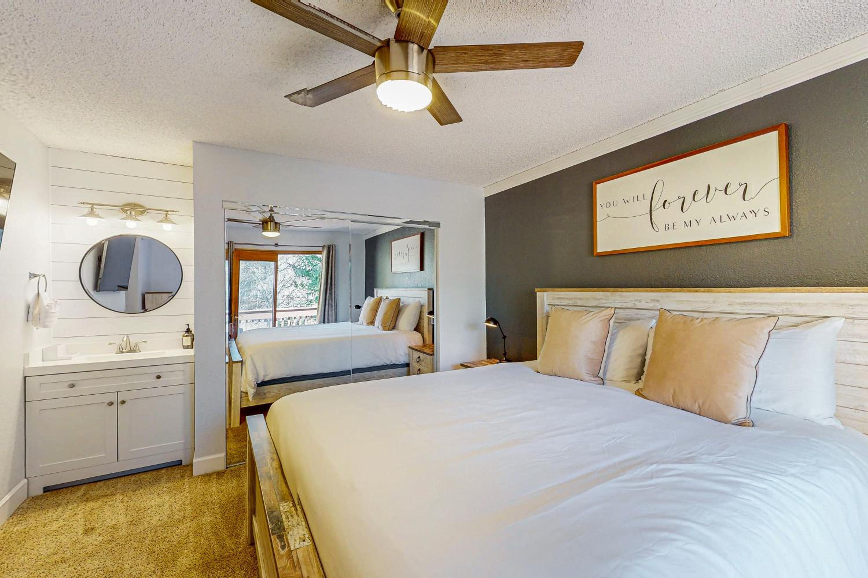 Near Hiking and Biking! Flagstaff Condo with Grill