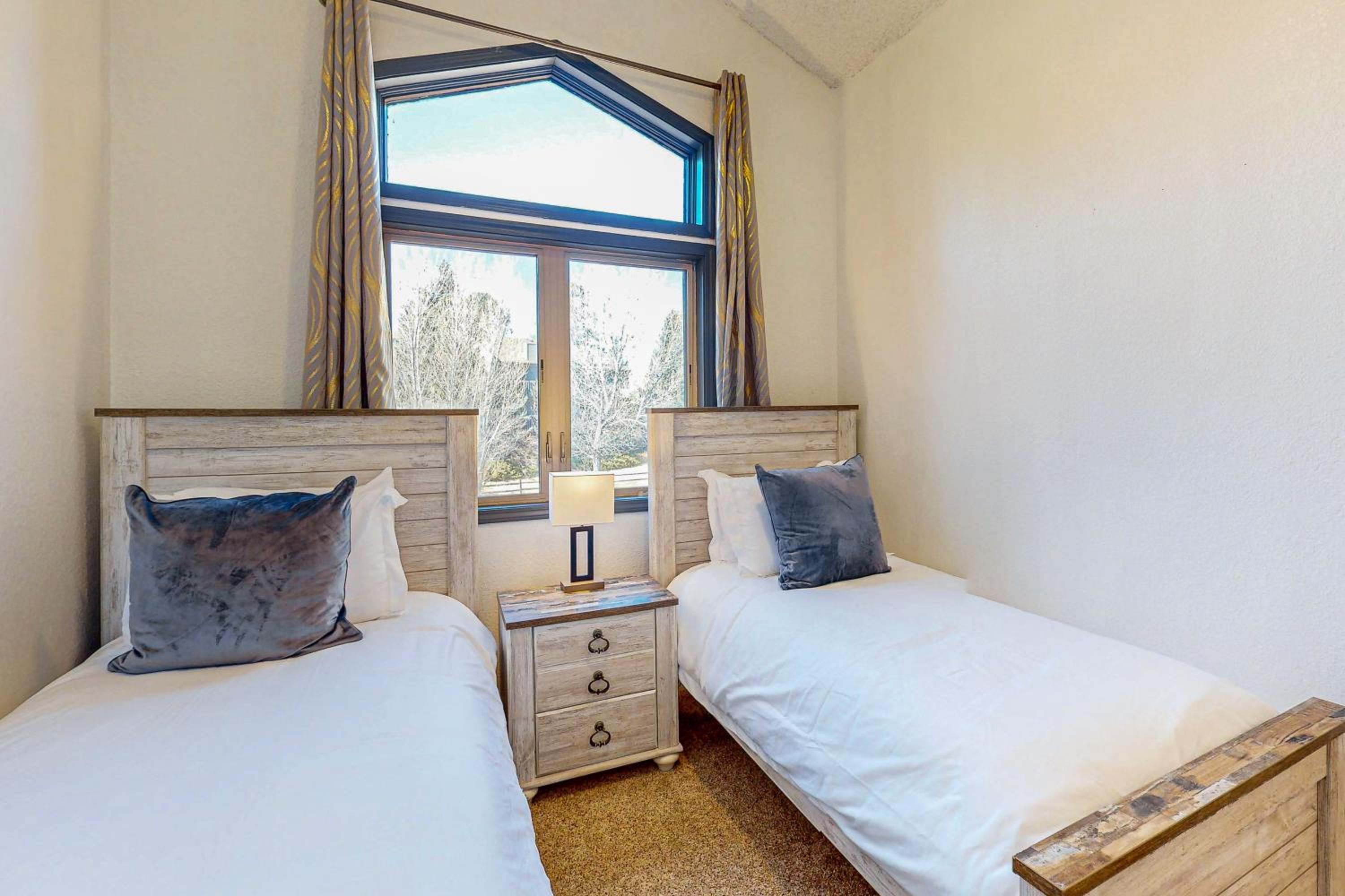 Near Hiking and Biking! Flagstaff Condo with Grill