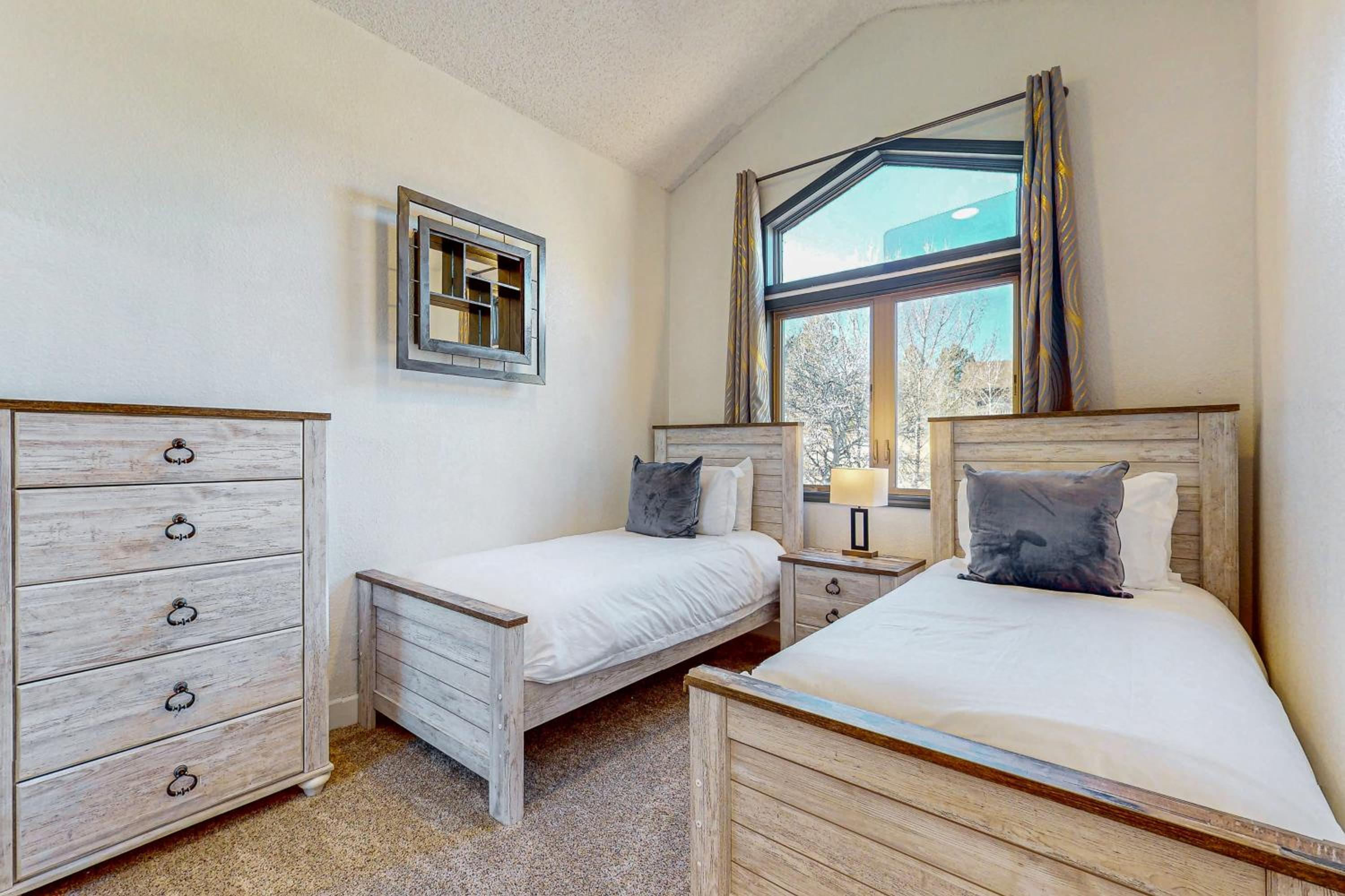 Near Hiking and Biking! Flagstaff Condo with Grill