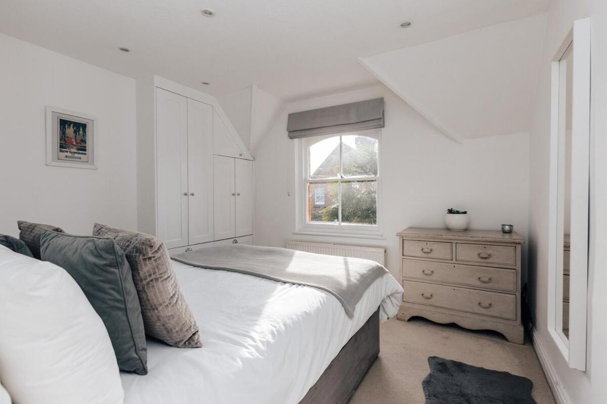 Rose Cottage - Central Henley