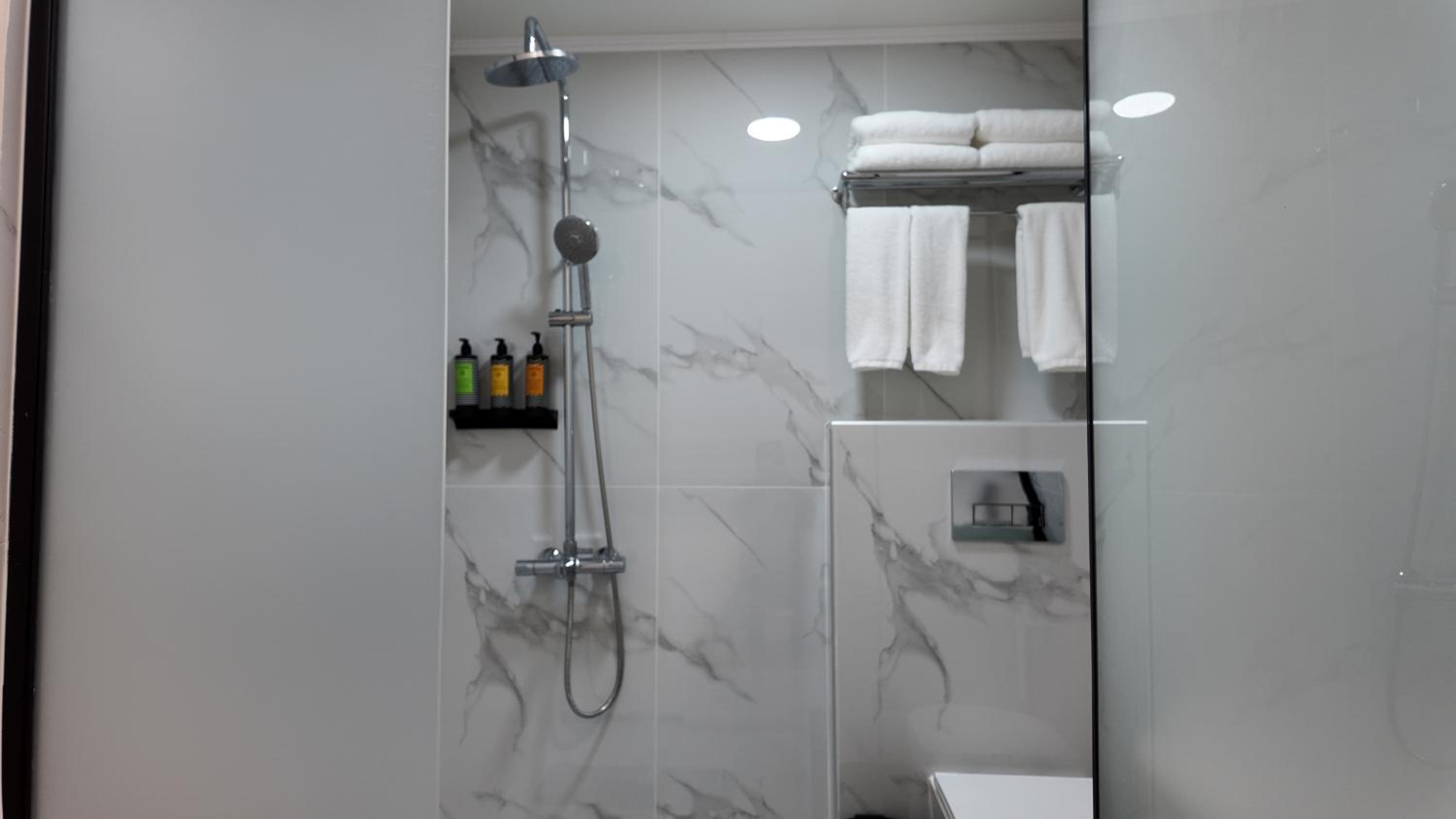 CC LUX Suites in Piraeus Port