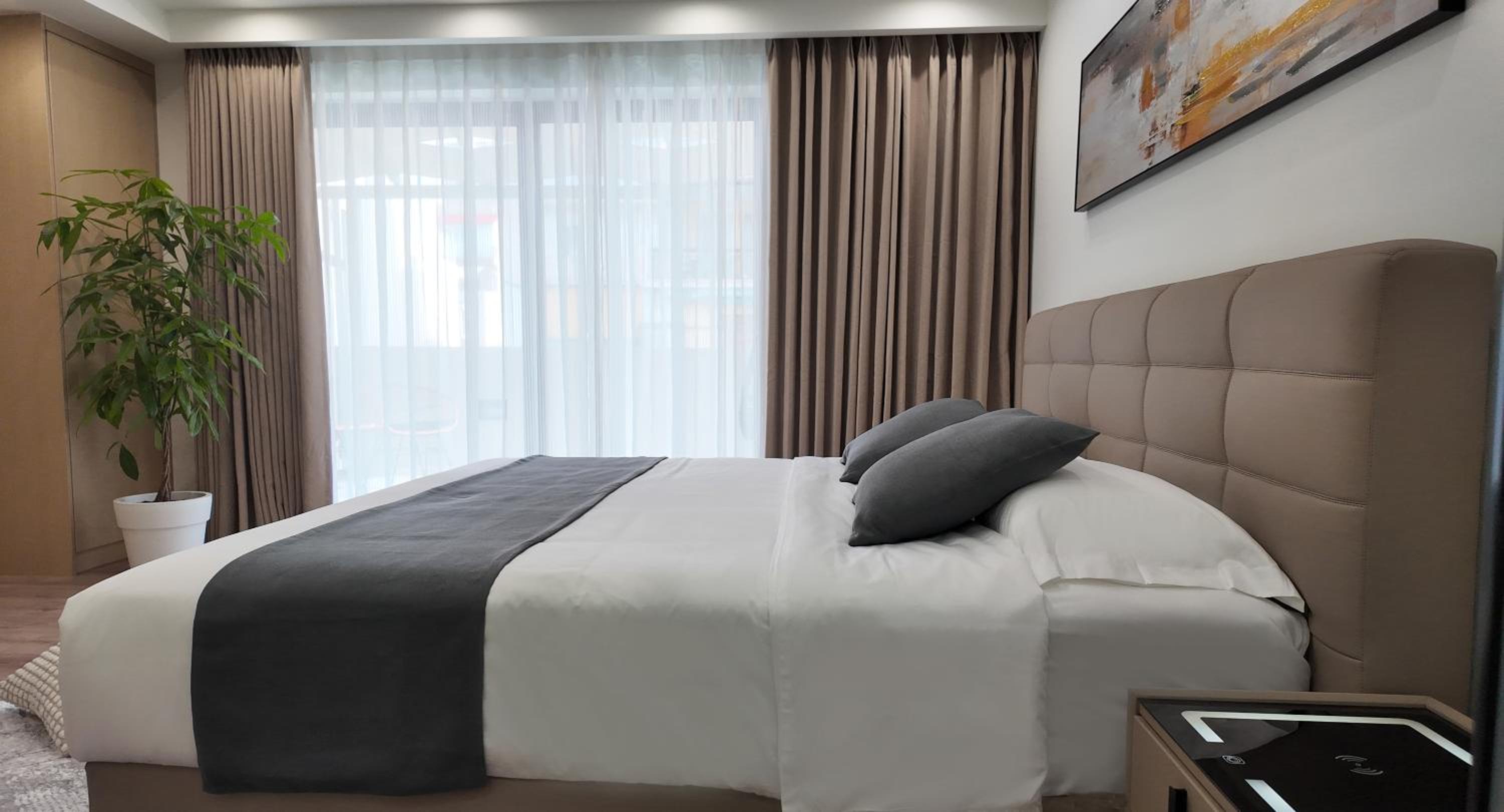 CC LUX Suites in Piraeus Port