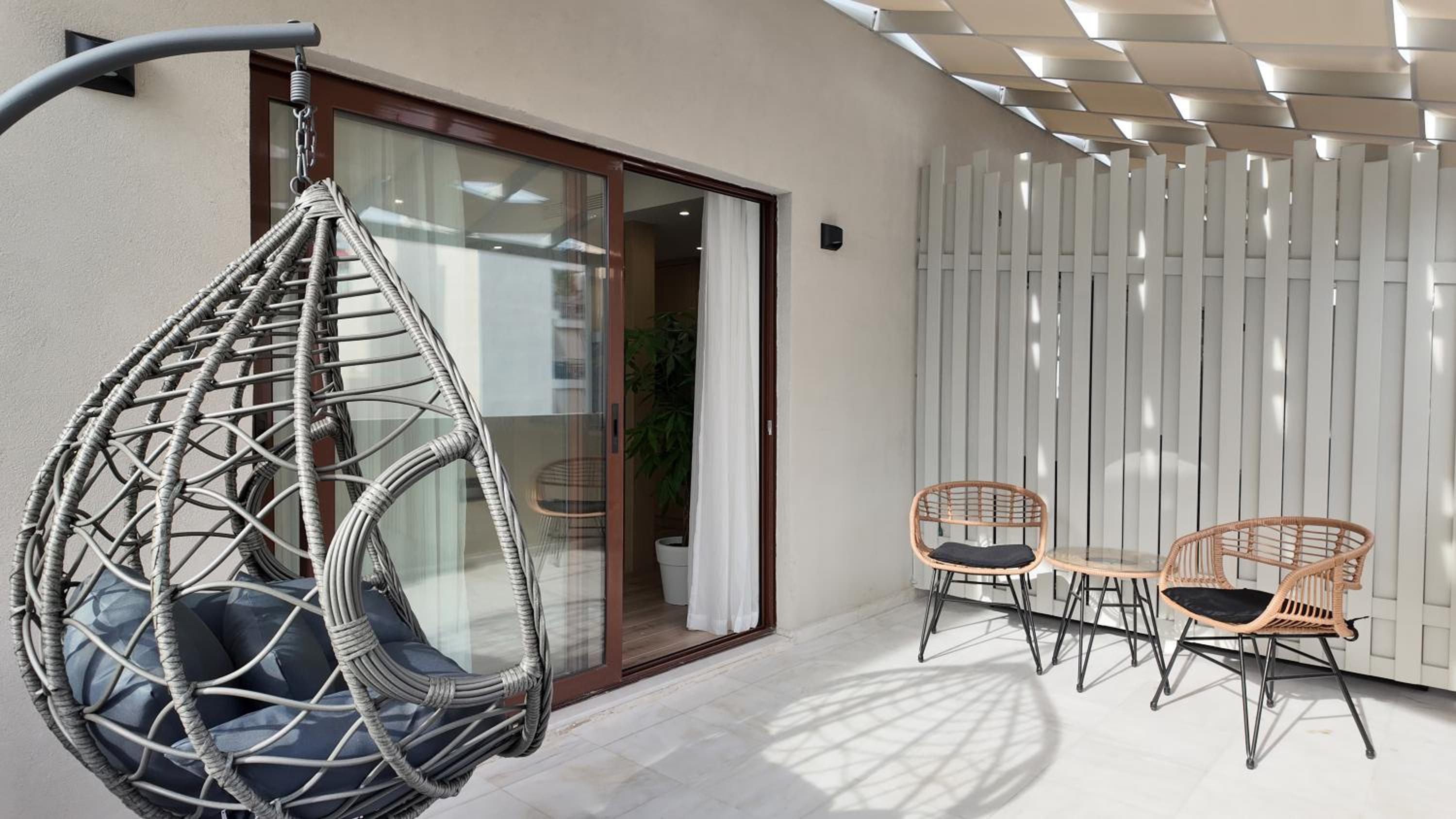 CC LUX Suites in Piraeus Port