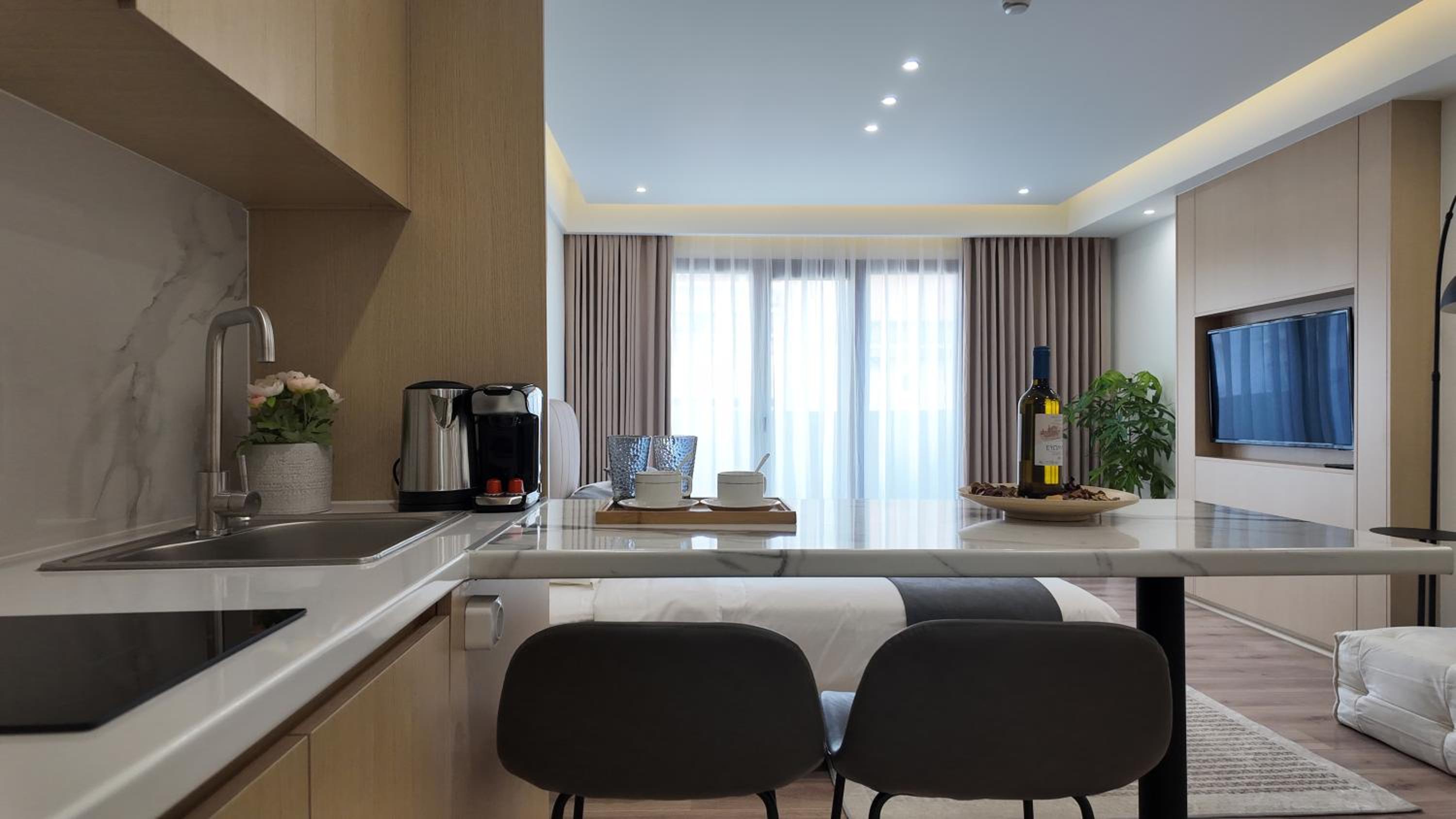 CC LUX Suites in Piraeus Port
