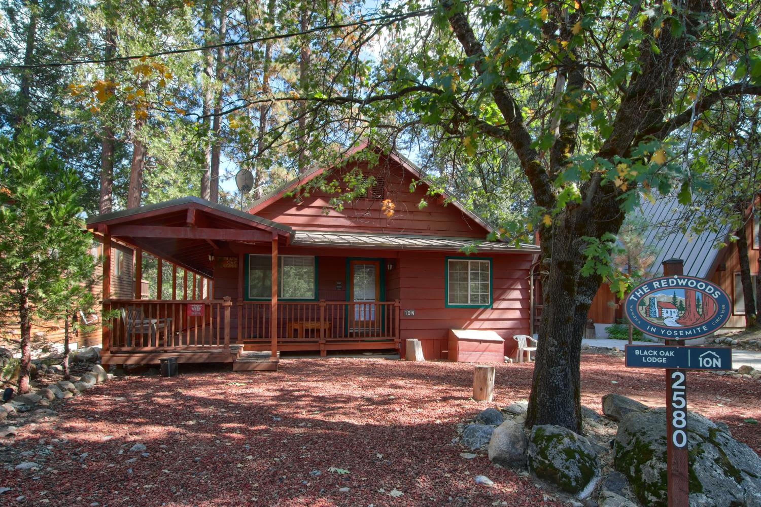 Black Oak Lodge at The Redwoods