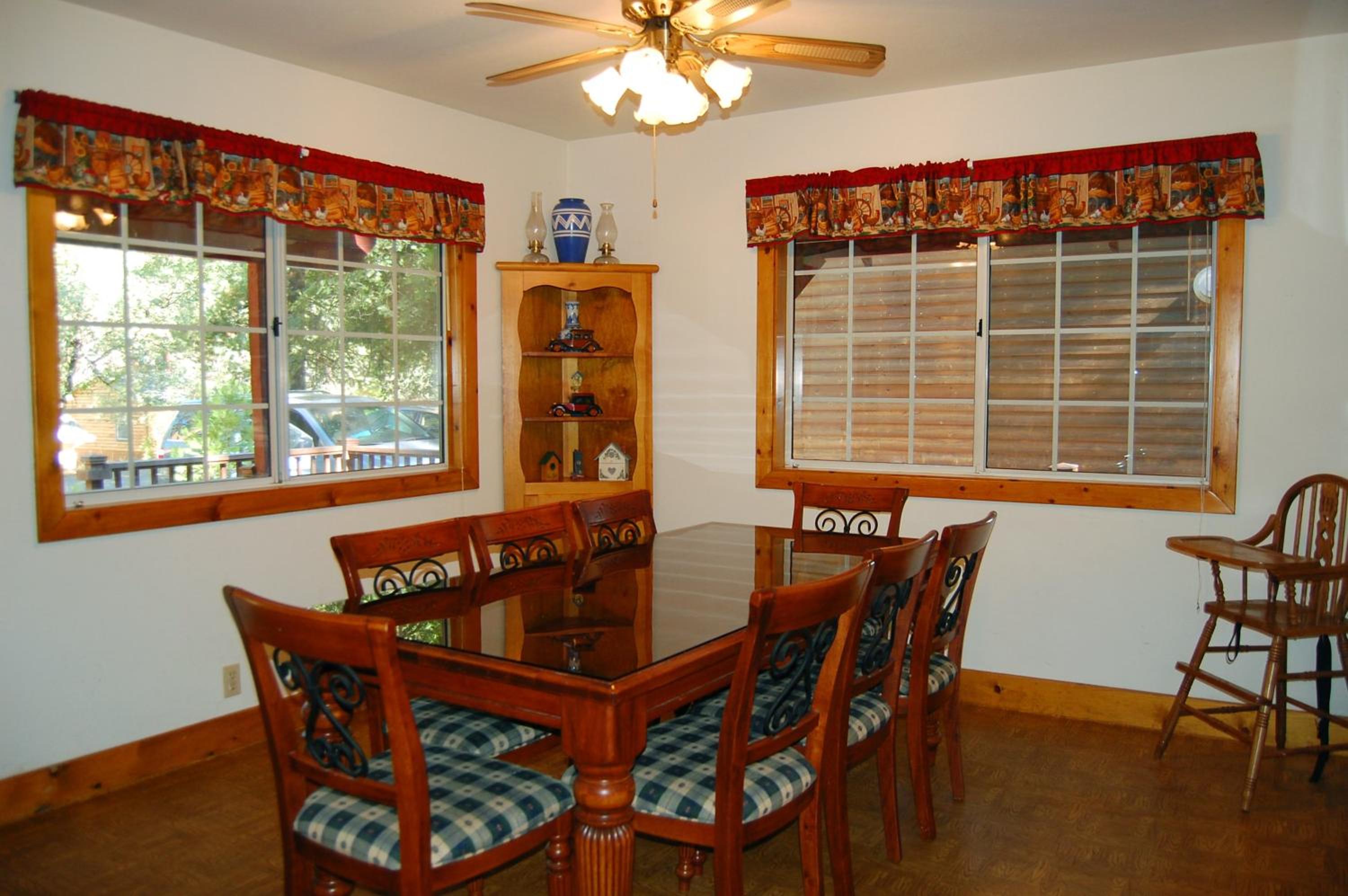 Black Oak Lodge at The Redwoods