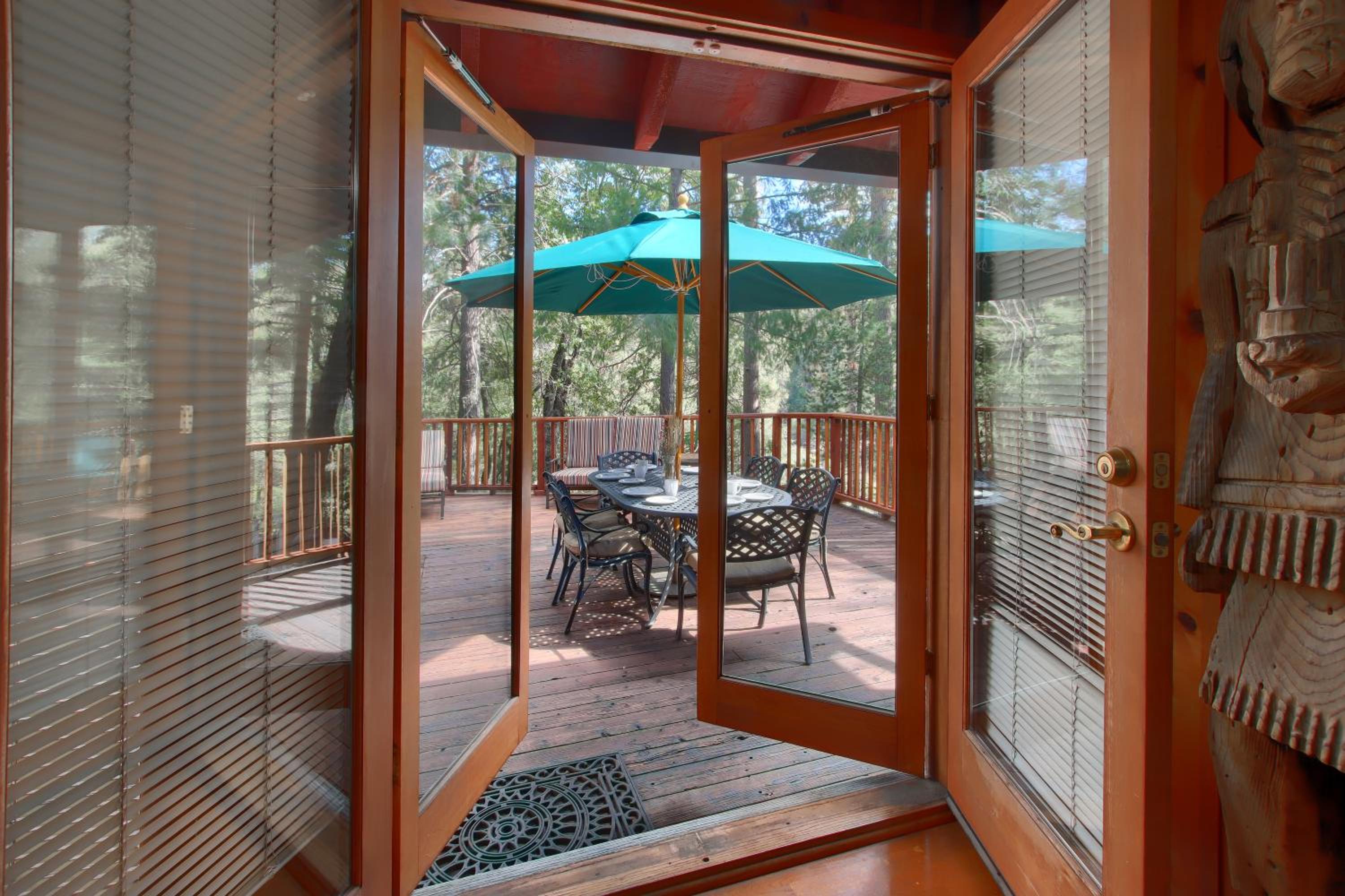 Black Oak Lodge at The Redwoods