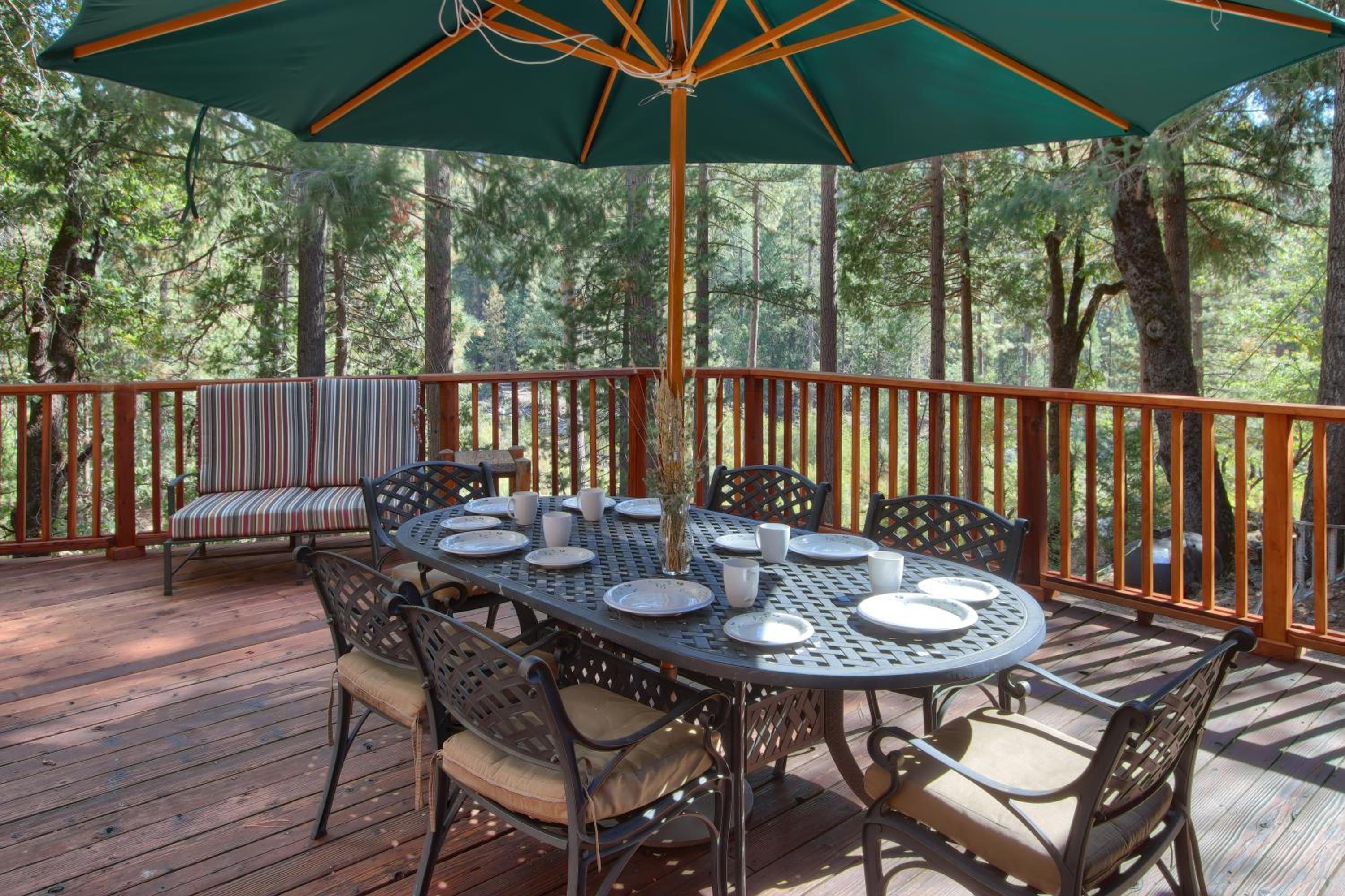 Black Oak Lodge at The Redwoods