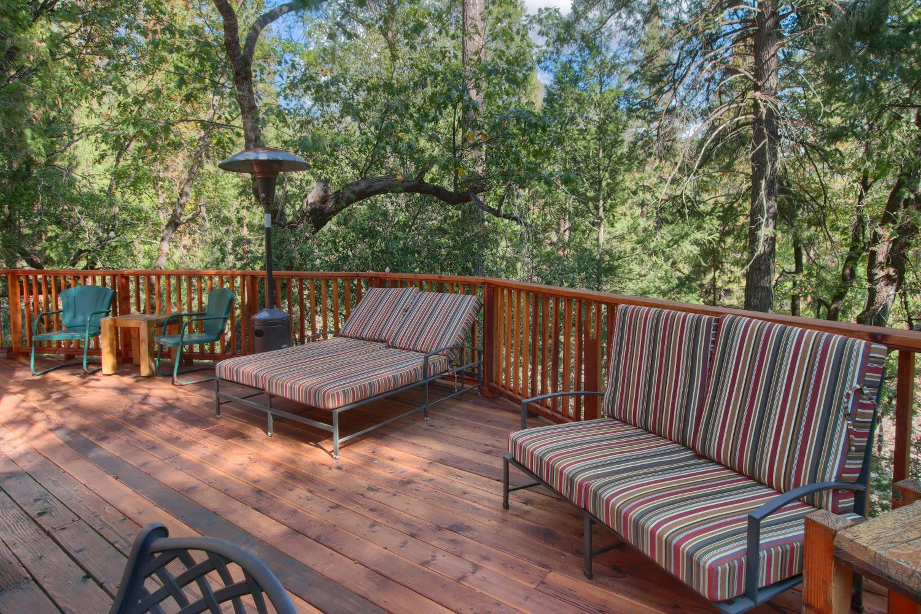 Black Oak Lodge at The Redwoods