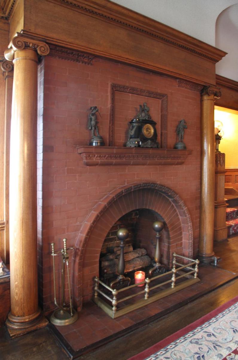 Simmons-Bond Inn Bed & Breakfast