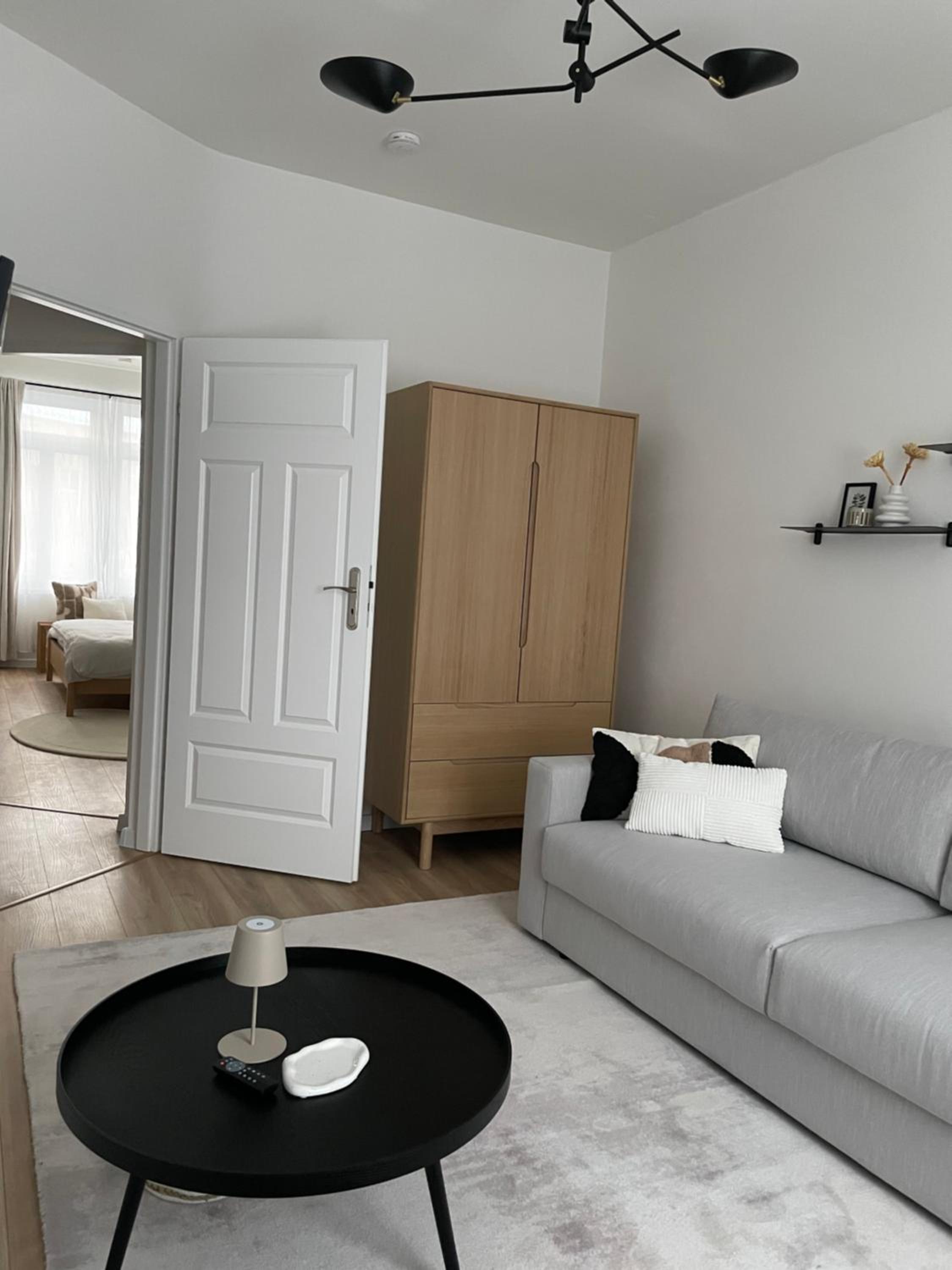 ApartNaest Radeberg - vollausgestattete 1 - bis 4-Zimmer Apartments l 24h Zugang per Code l Check-in Anleitung über Posteingang l Parkplatz auf Anfrage l F
