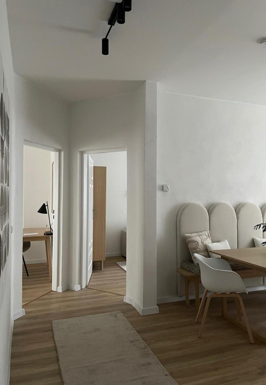 ApartNaest Radeberg - vollausgestattete 1 - bis 4-Zimmer Apartments l 24h Zugang per Code l Check-in Anleitung über Posteingang l Parkplatz auf Anfrage l F