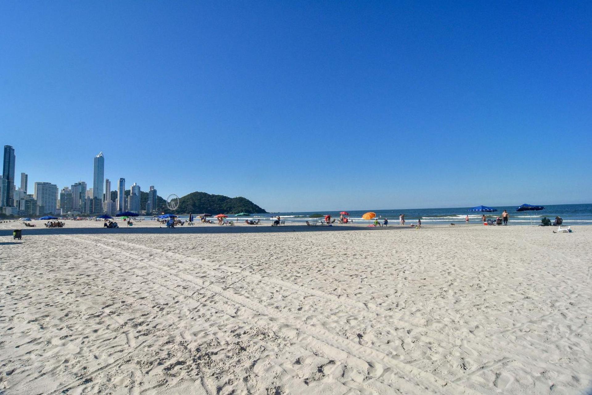 Apto Confortável Próx. à Praia Central Bc XJ4348