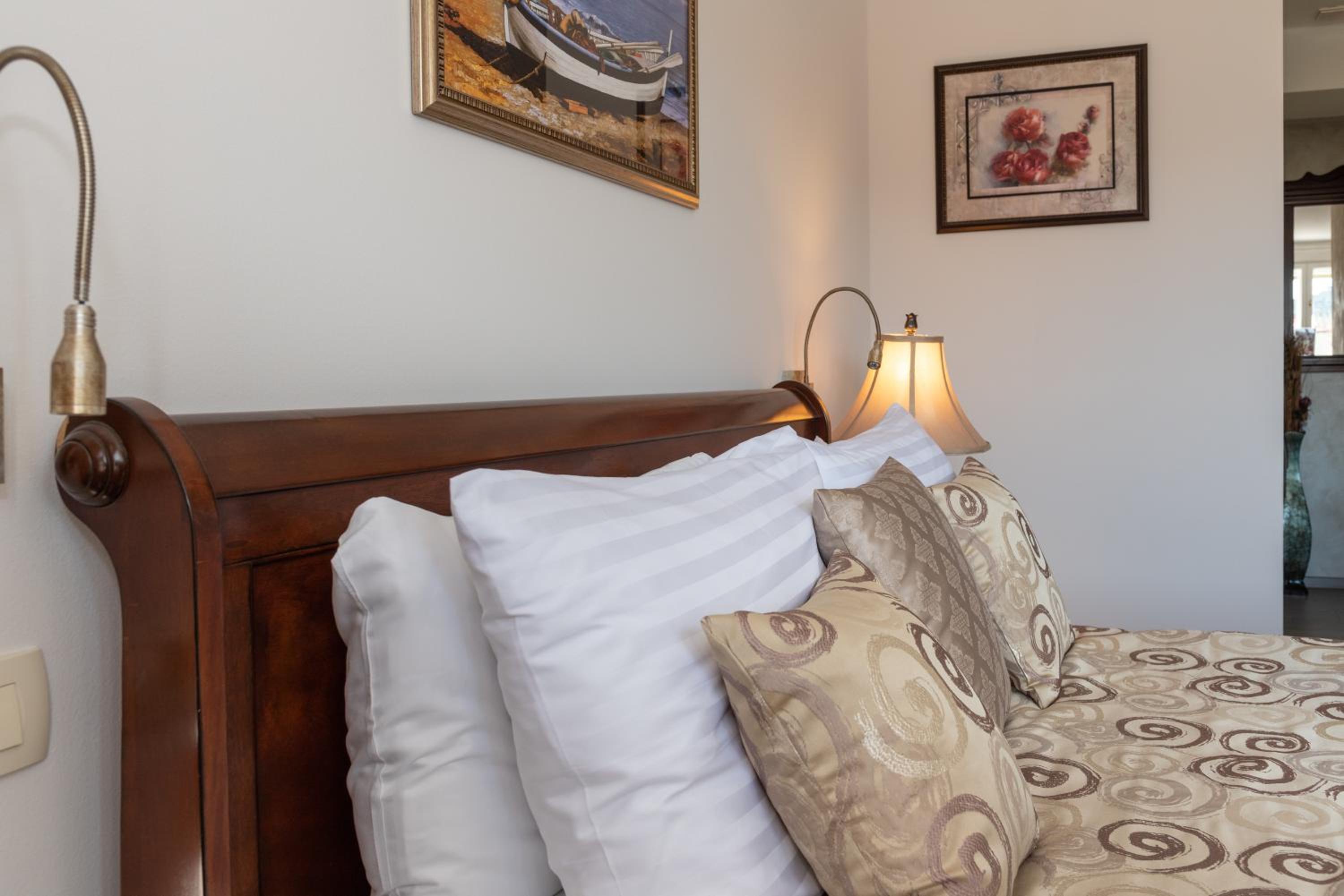 Queen Teuta Luxury Rooms Split