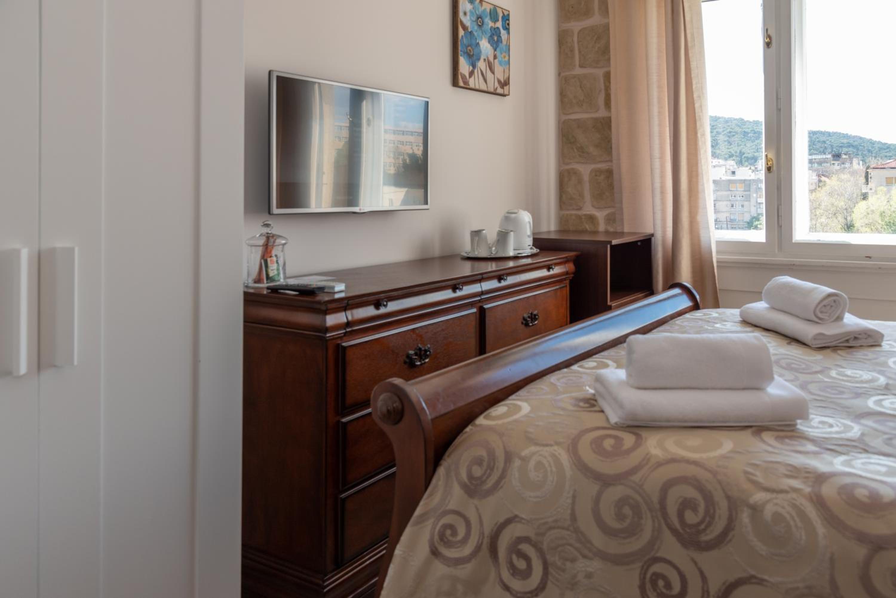 Queen Teuta Luxury Rooms Split