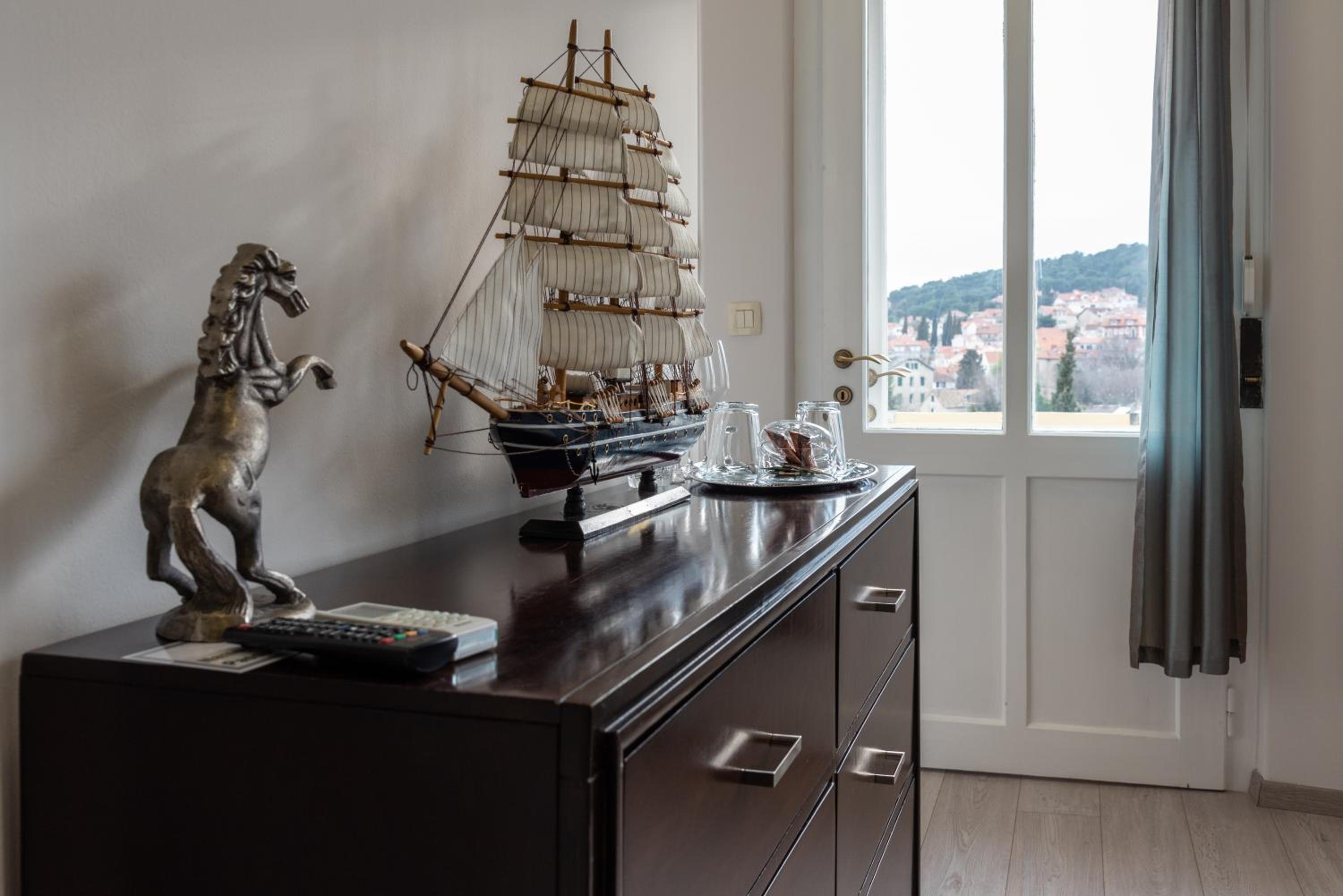 Queen Teuta Luxury Rooms Split