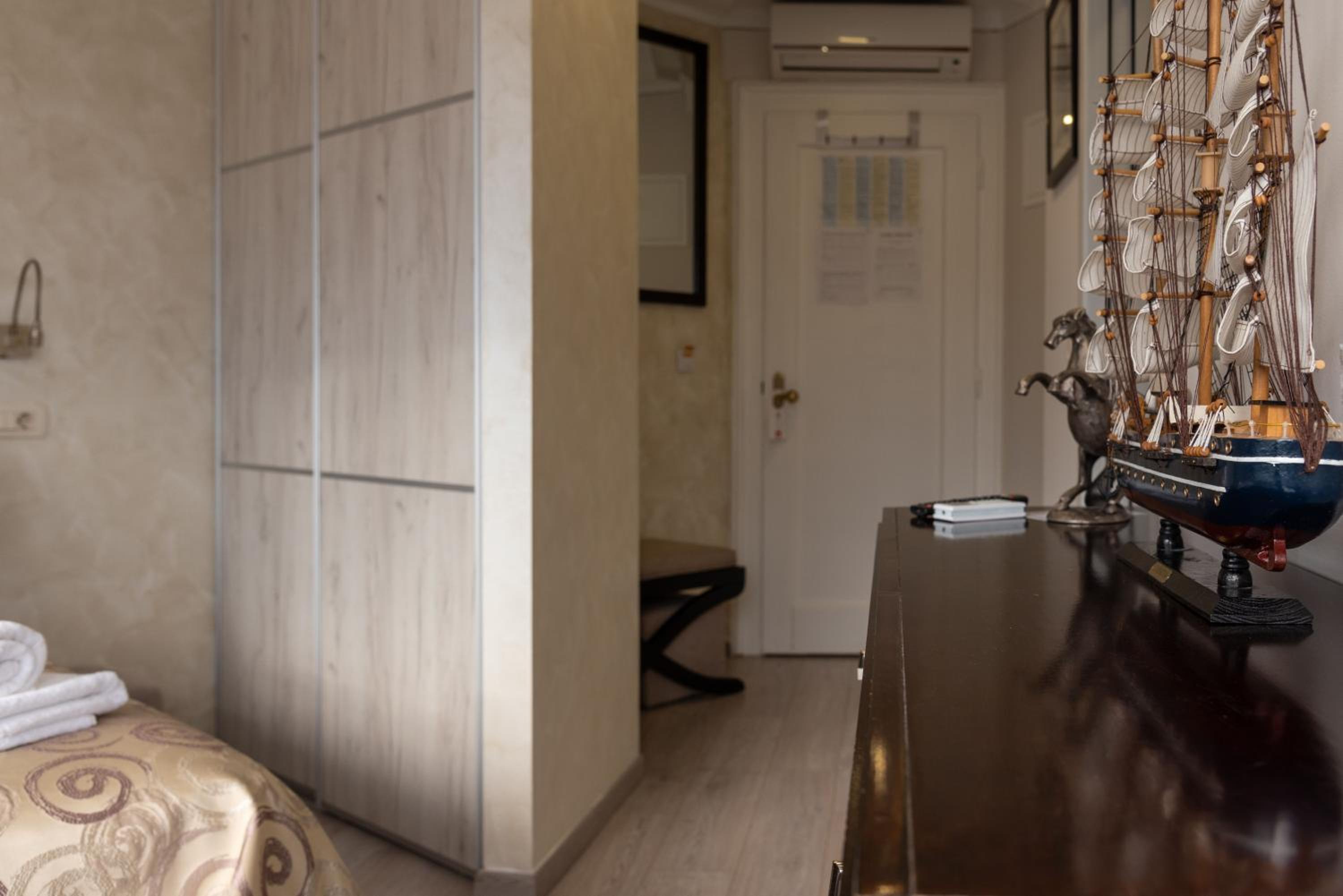 Queen Teuta Luxury Rooms Split